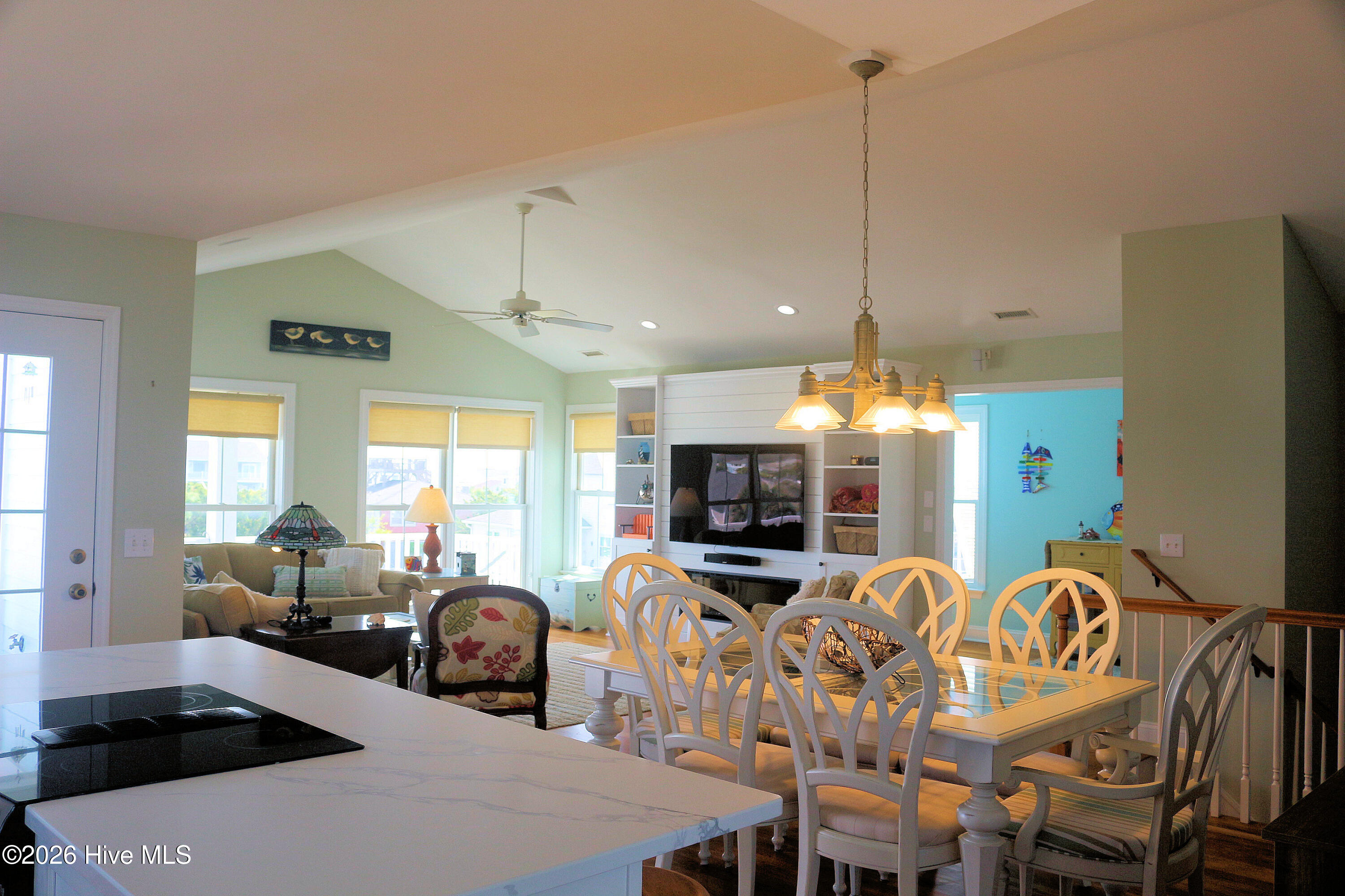 100552755 | Photo 19