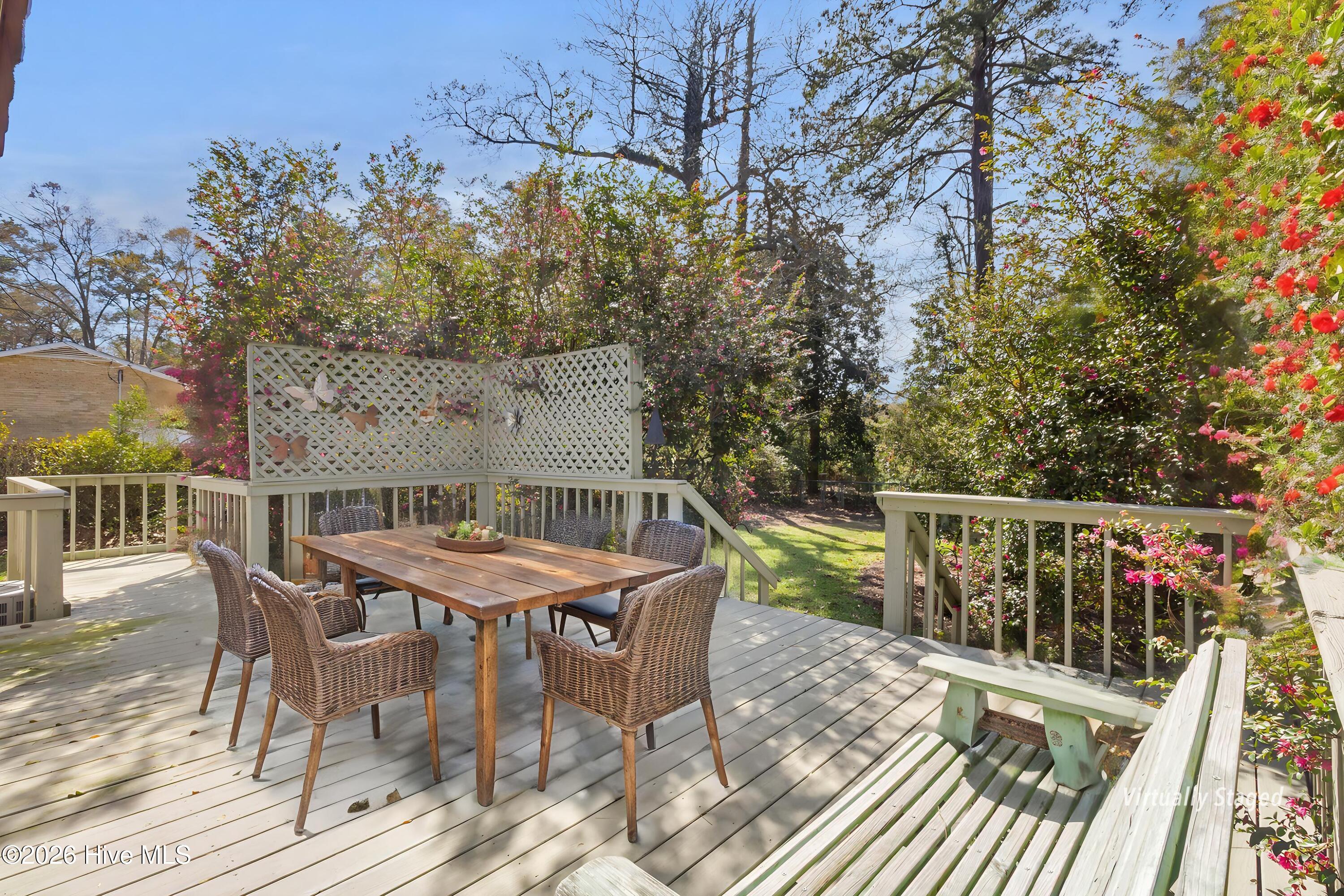 609 Edgehill Road,Trent Woods