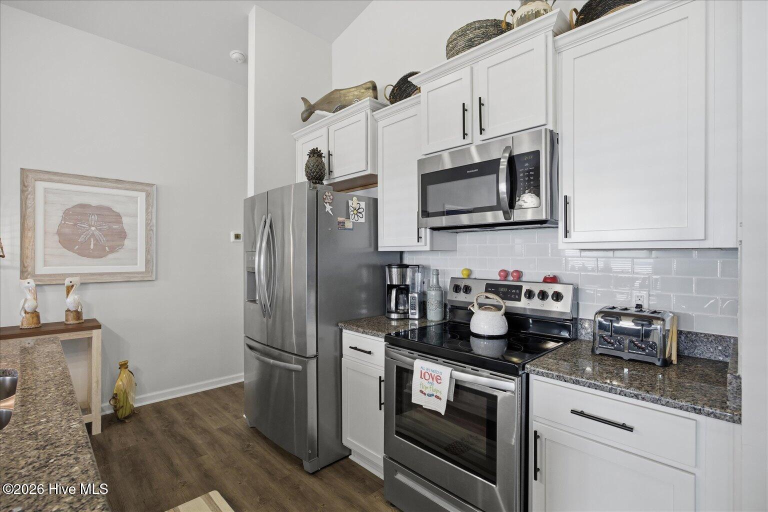 100557120 | Photo 10