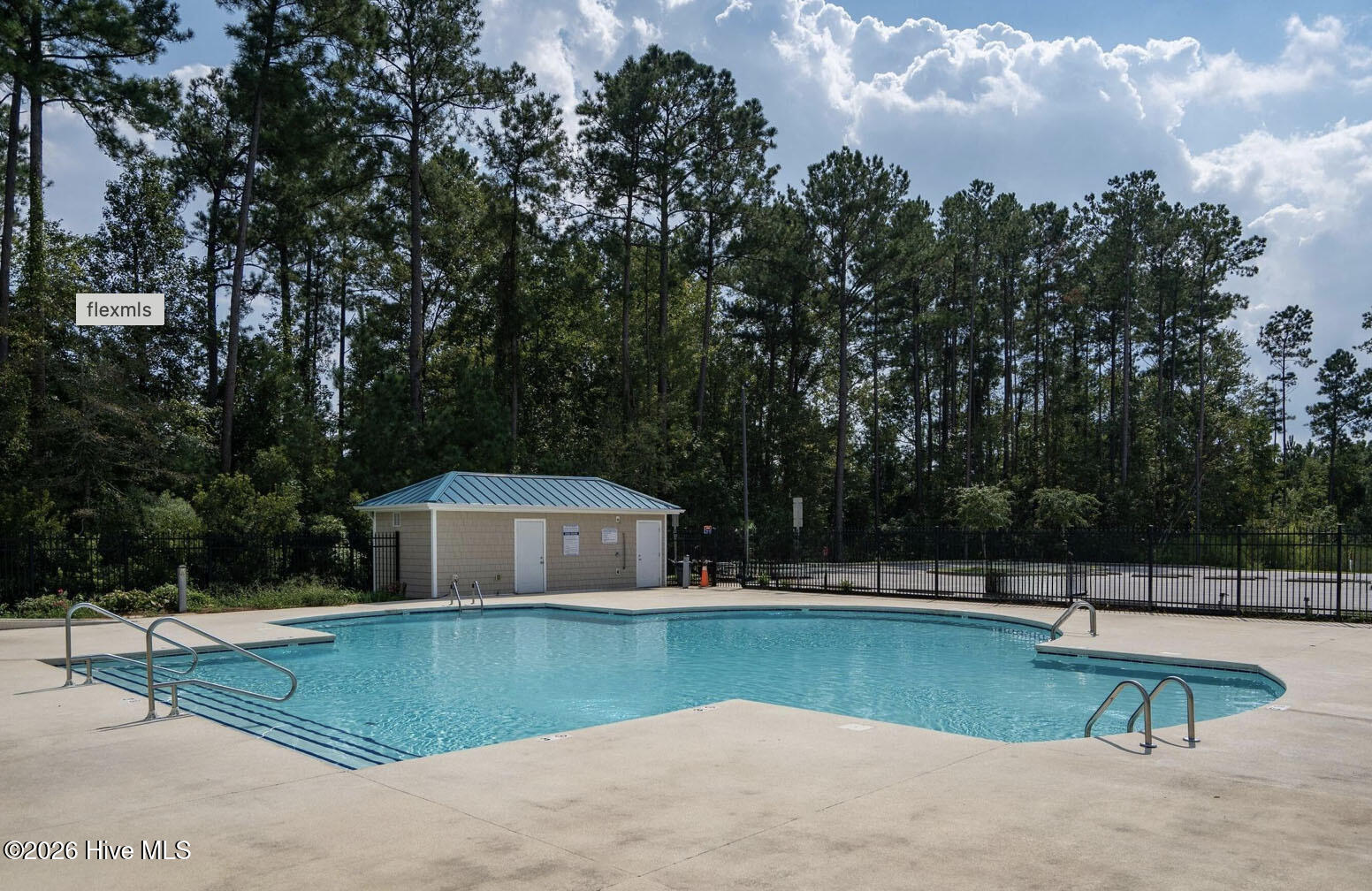 100569230 | Photo 28