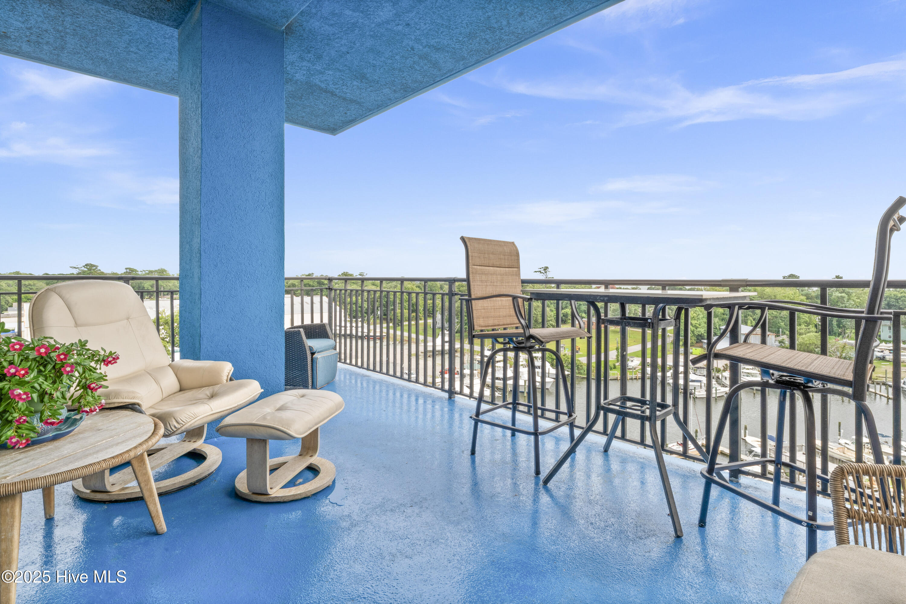4425 Arendell Street 609,Morehead City