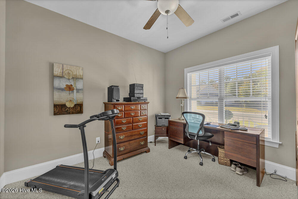 100548835 | Photo 25