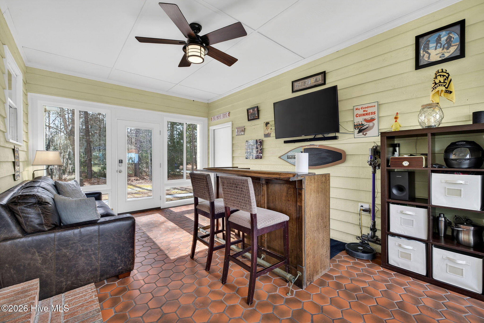 100552823 | Photo 42