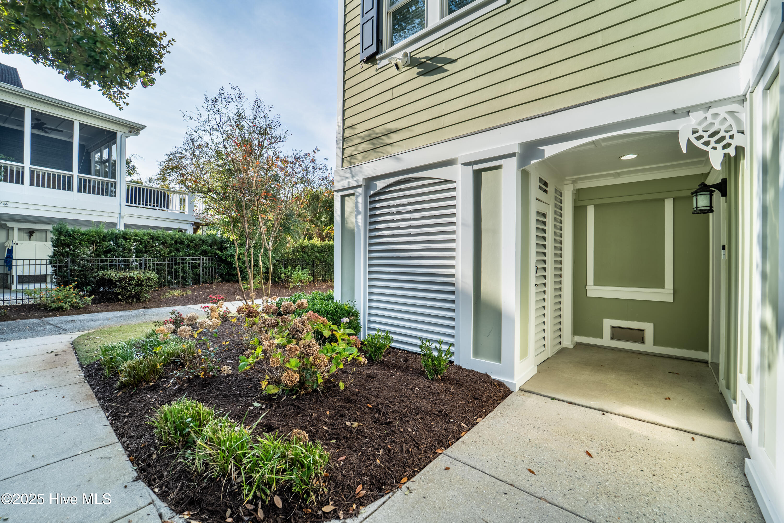 100544642 | Photo 13