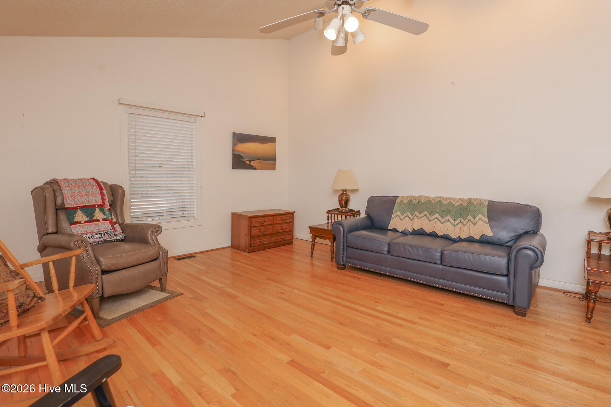 100550482 | Photo 28