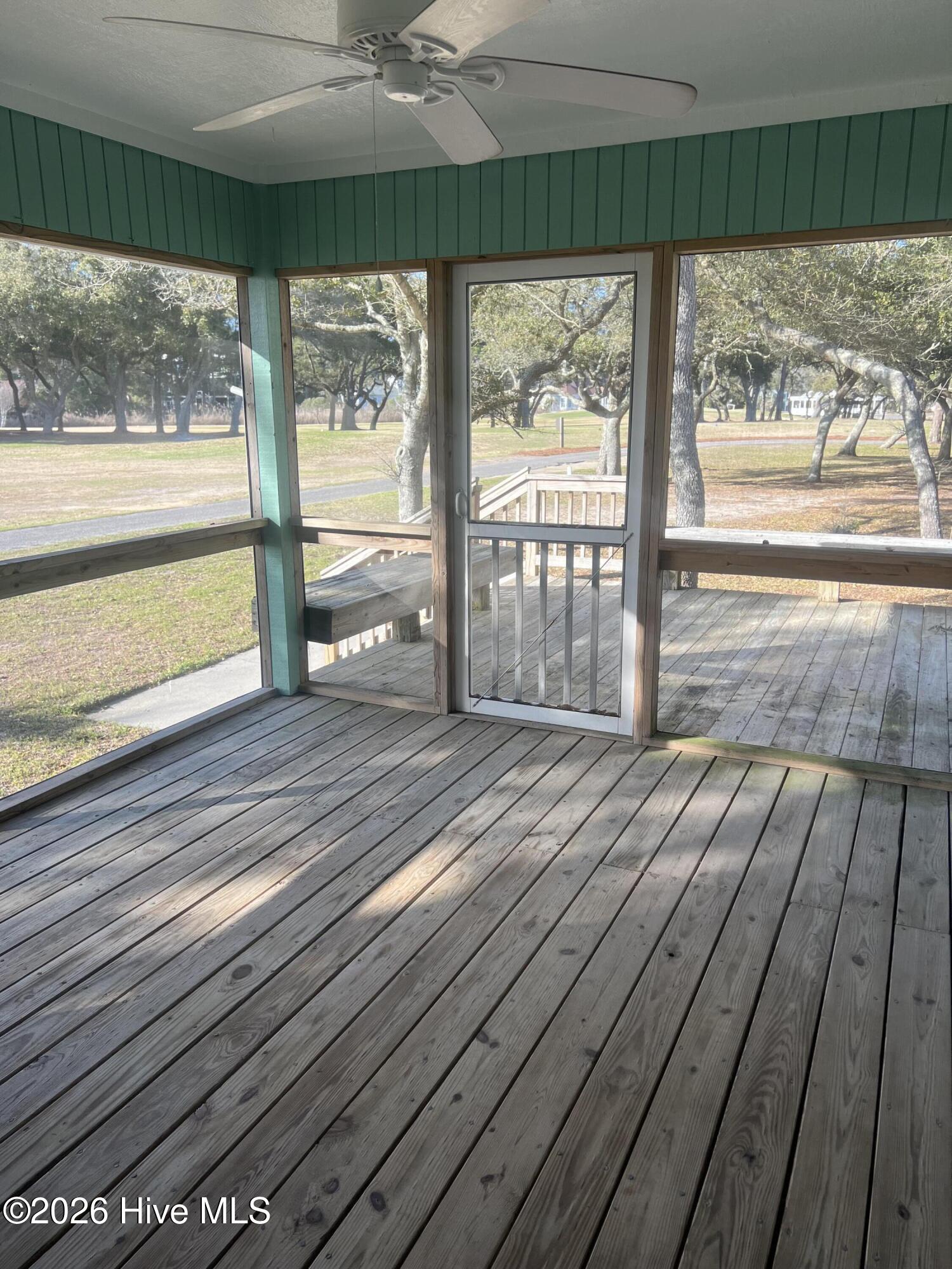 100563944 | Photo 13