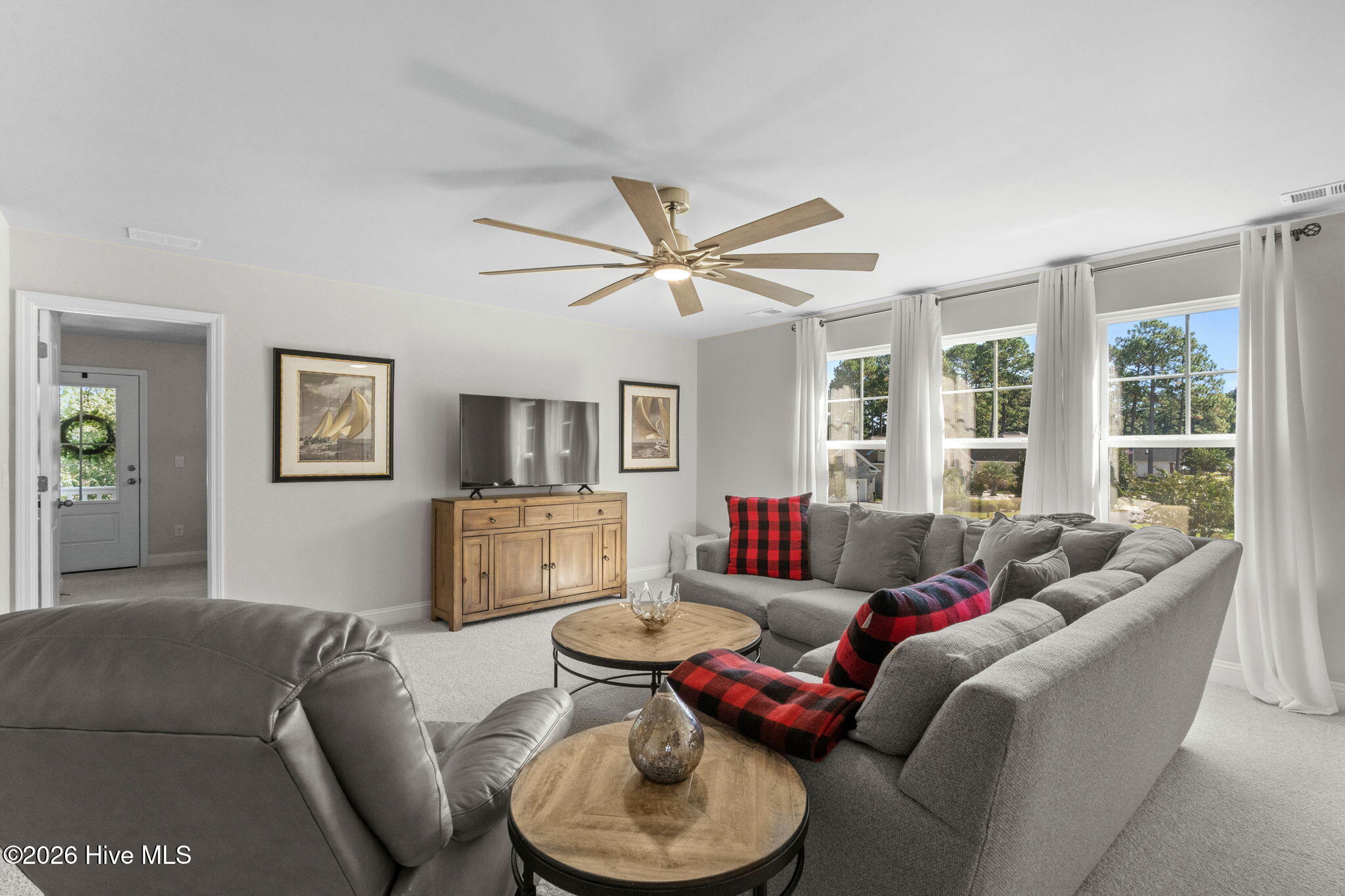 100562050 | Photo 16