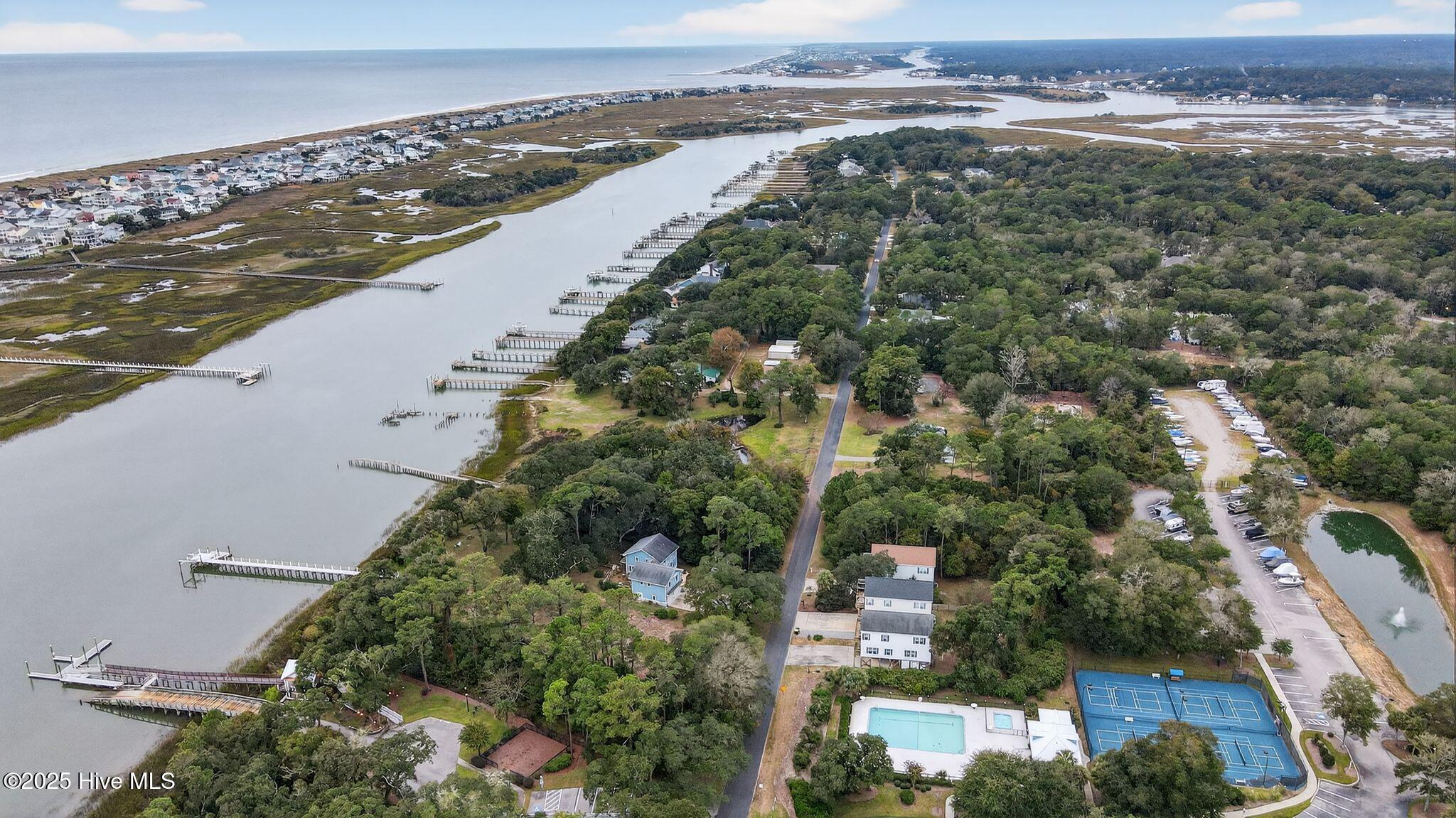 100540046 | Photo 36