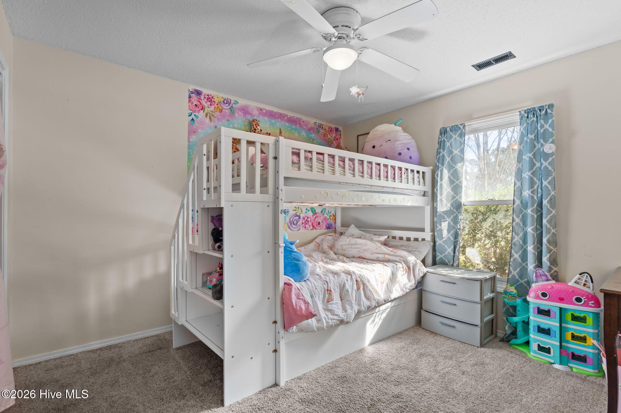 100547316 | Photo 19