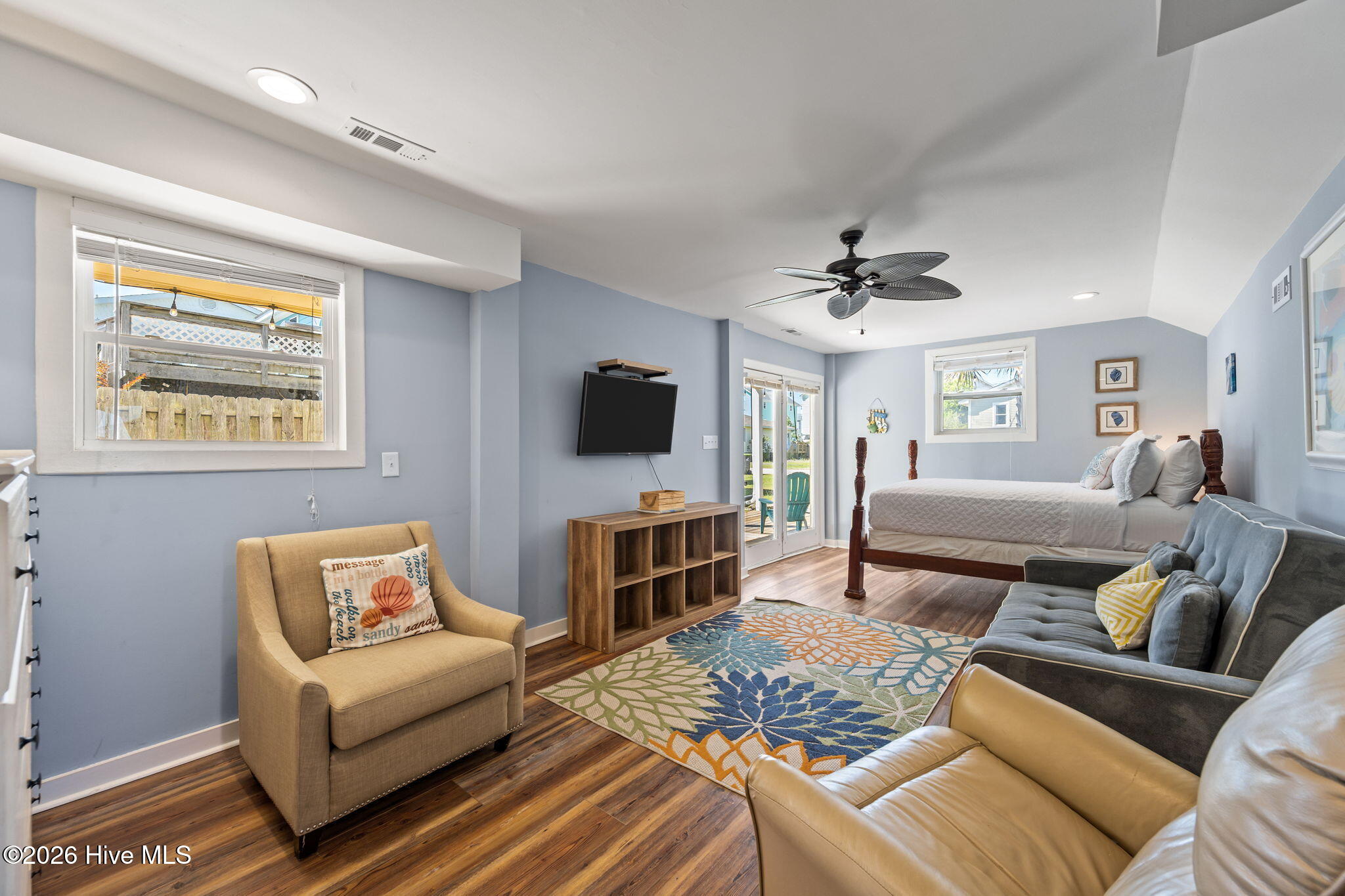 100569137 | Photo 46