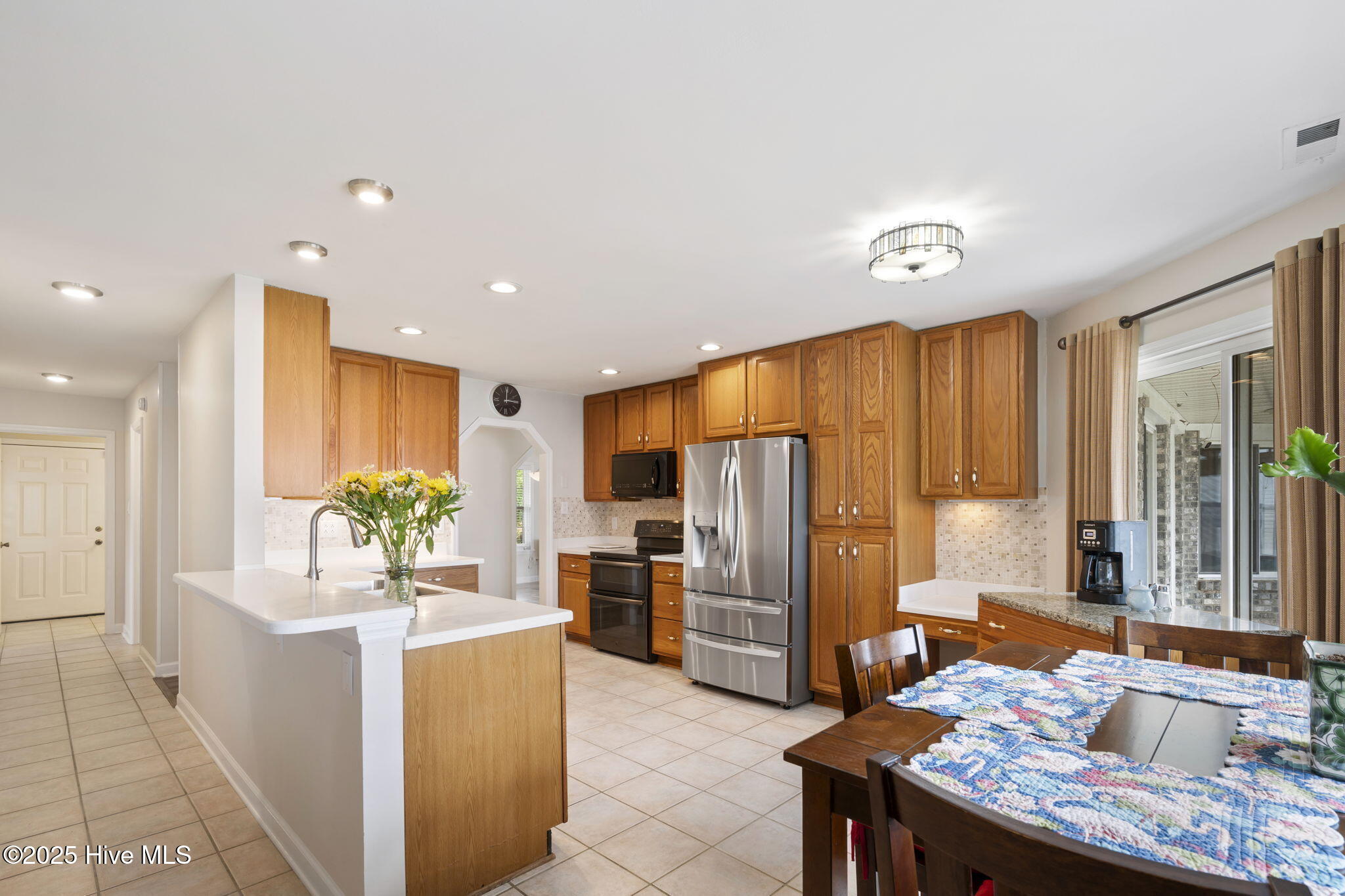 100546125 | Photo 10