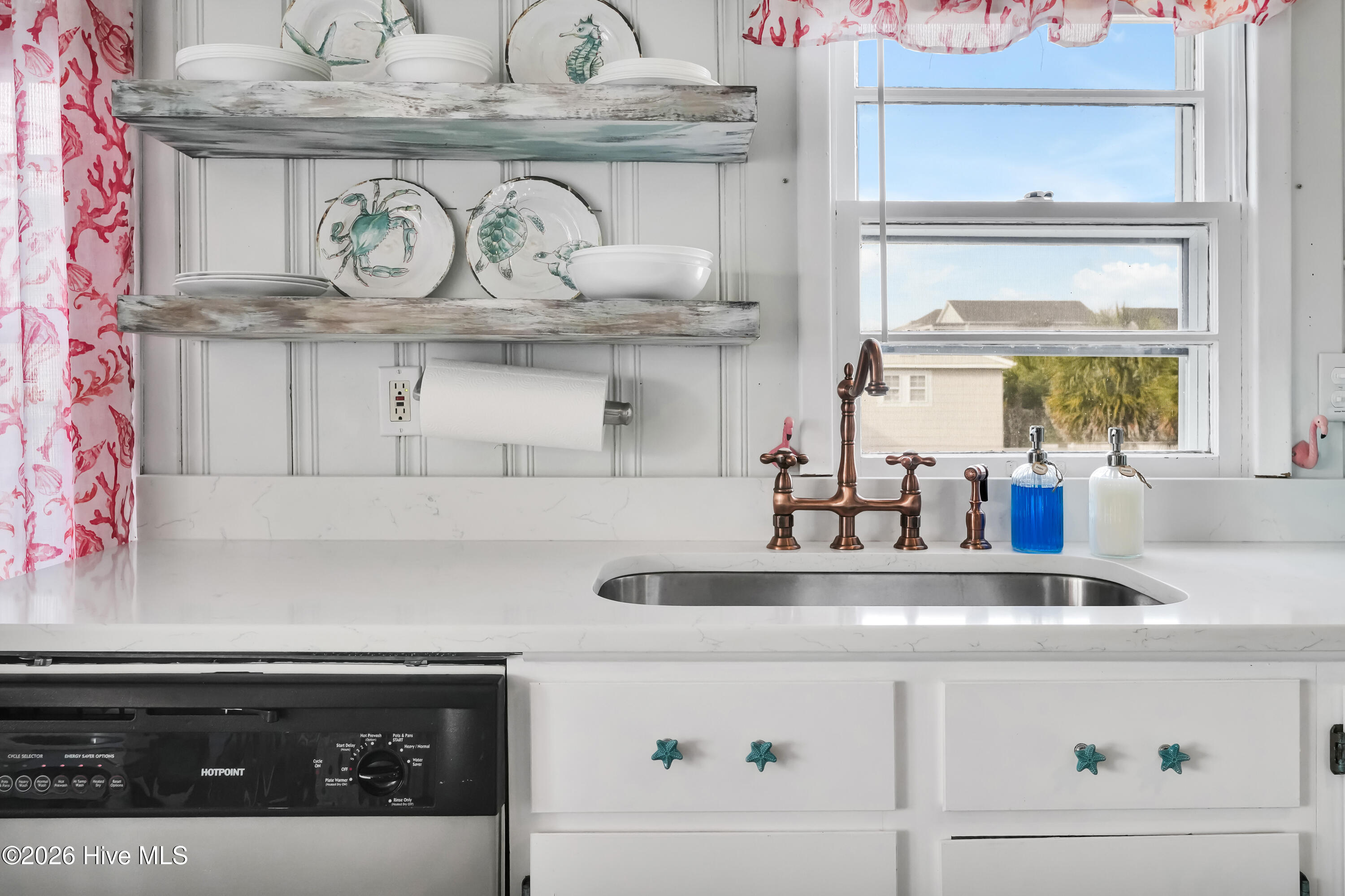 100552516 | Photo 16