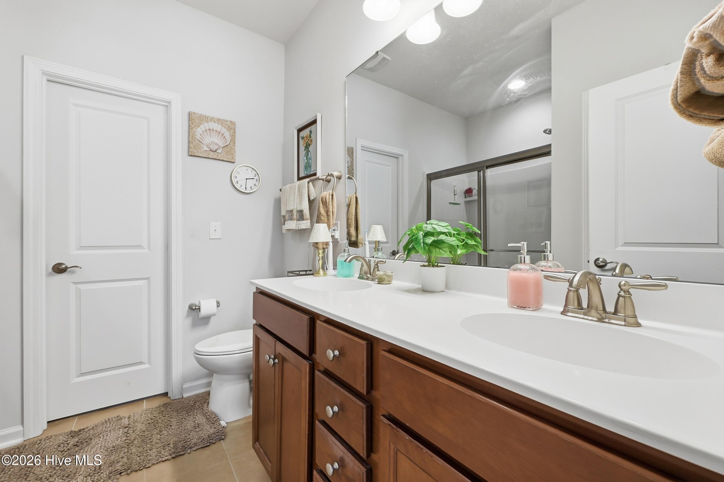 100564272 | Photo 23