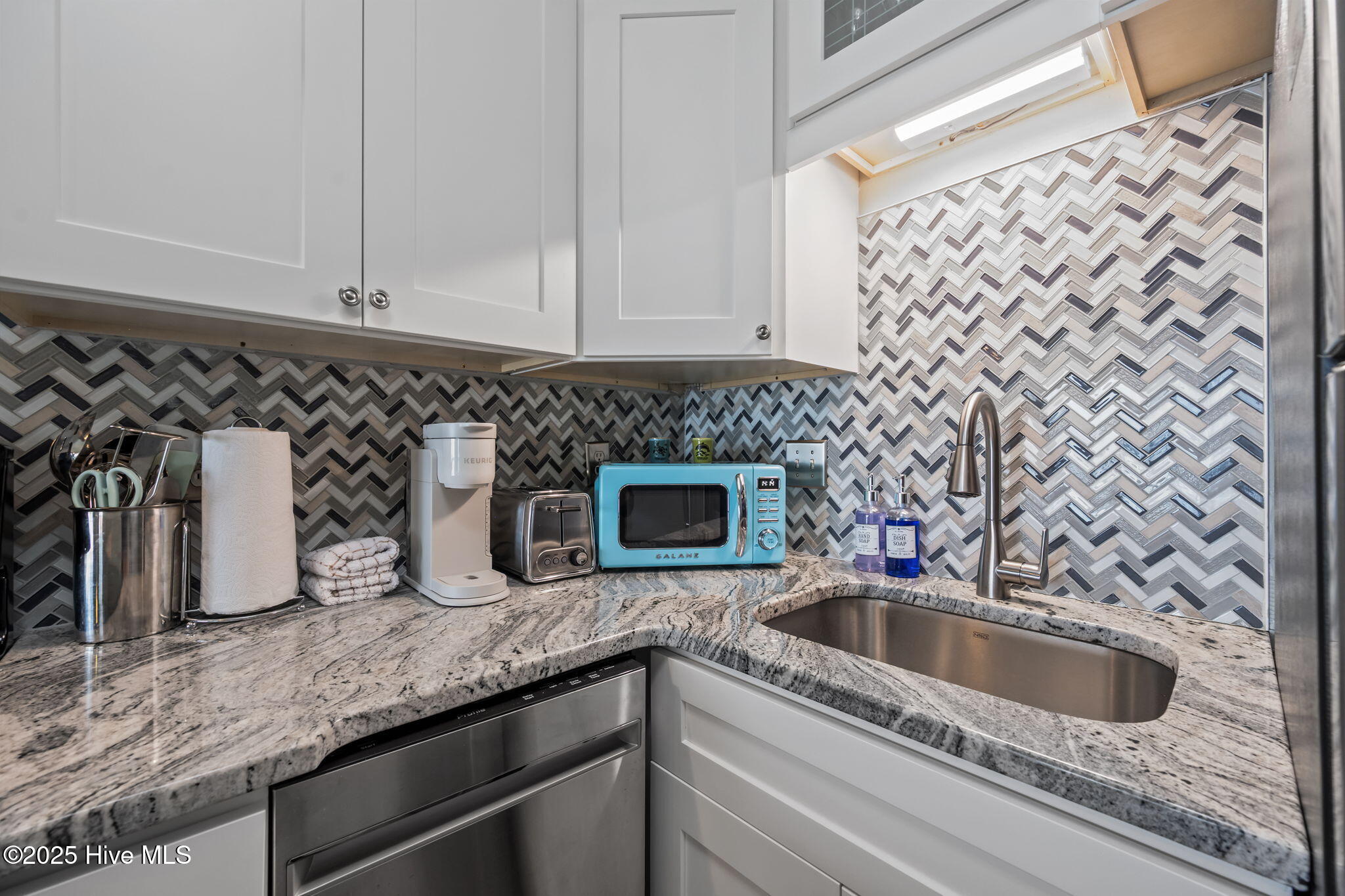 100537273 | Photo 17