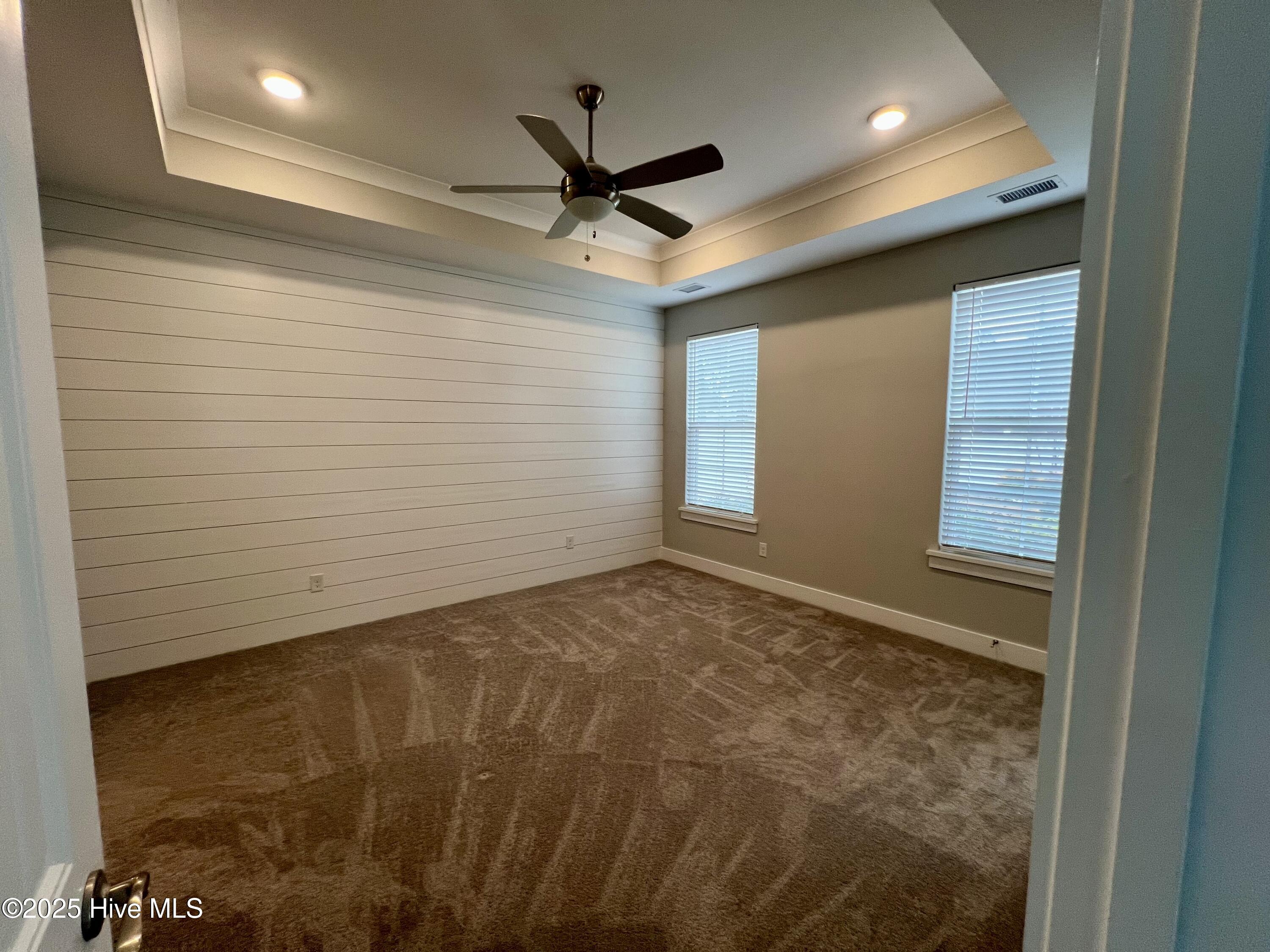 100546401 | Photo 11