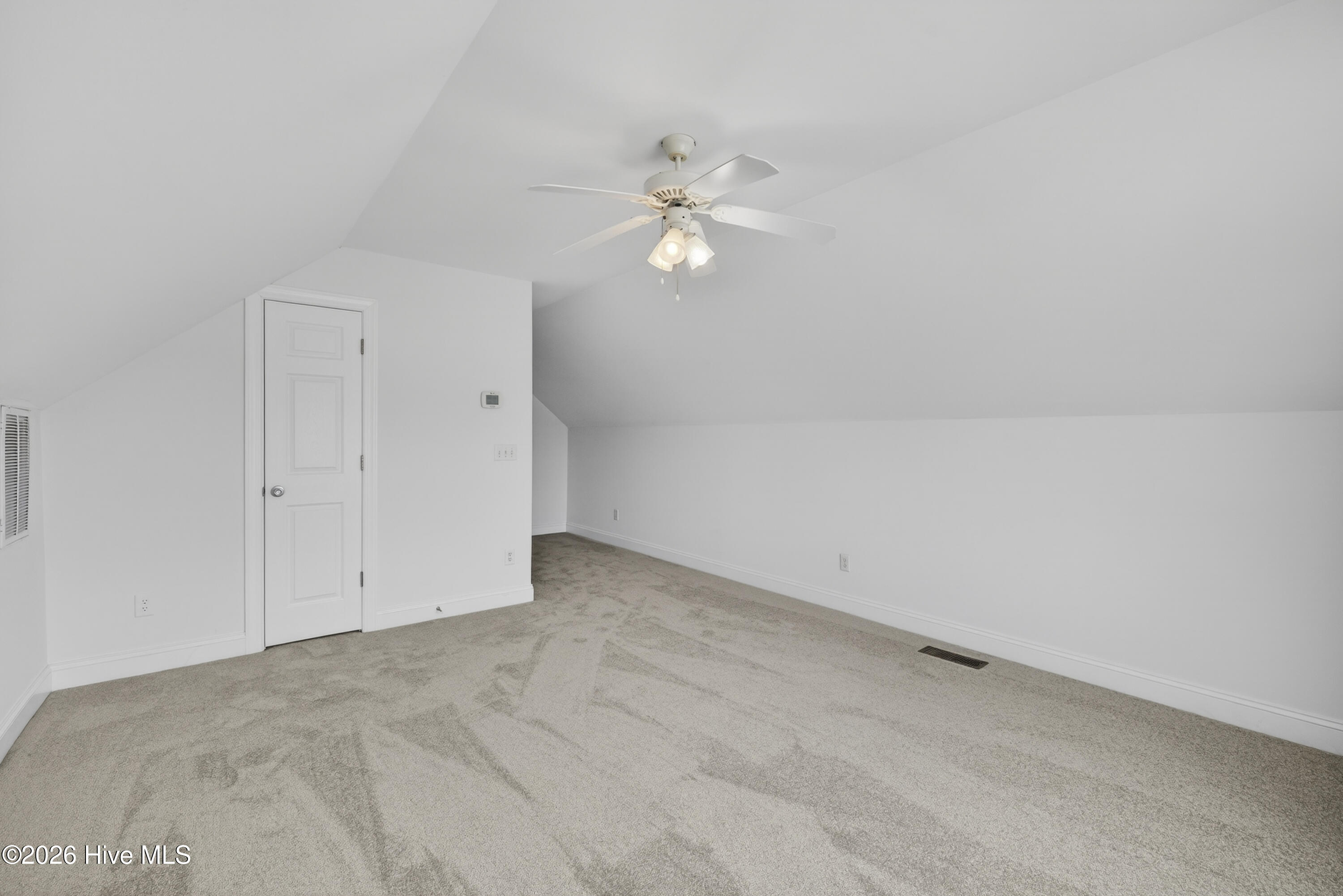 100563157 | Photo 23