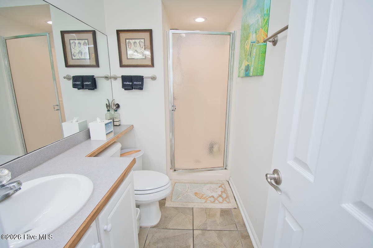 100560265 | Photo 24