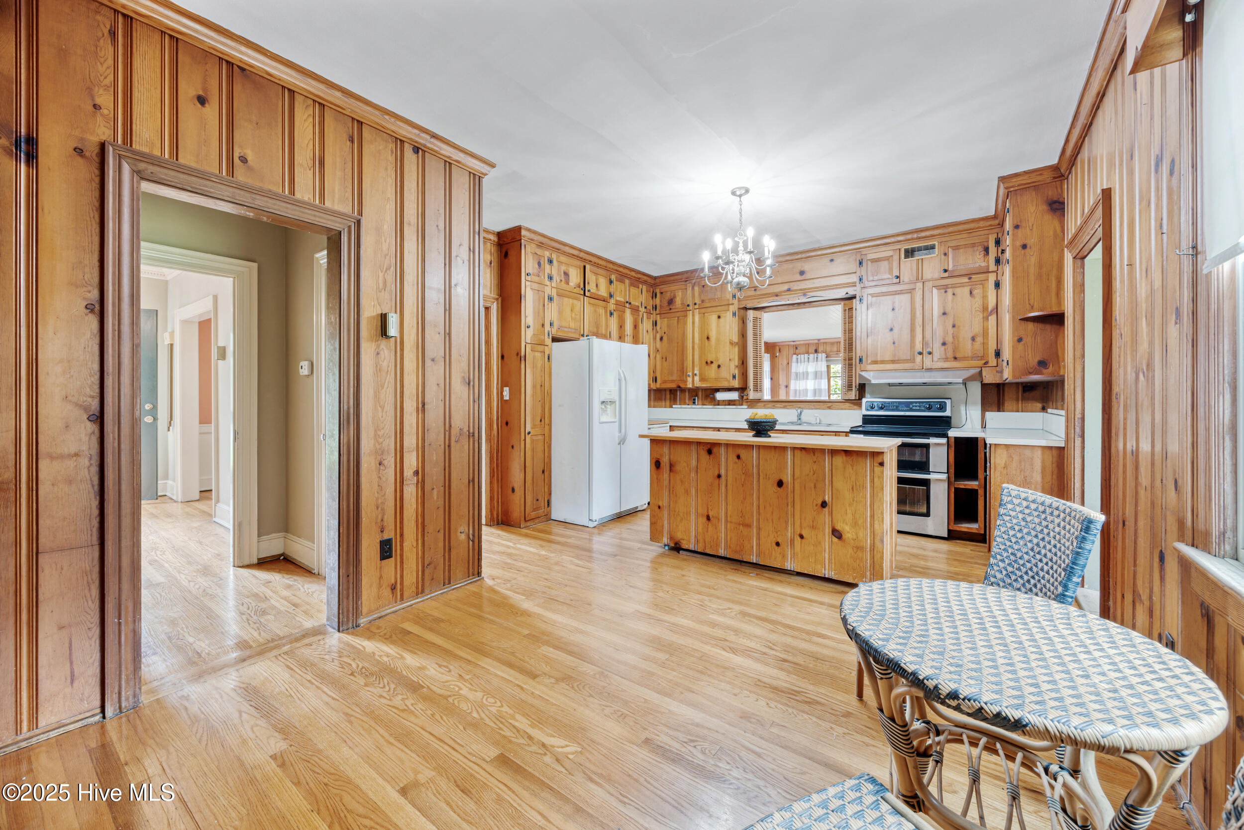 1300 Fairfax Avenue, Elizabeth City, NC, 27909