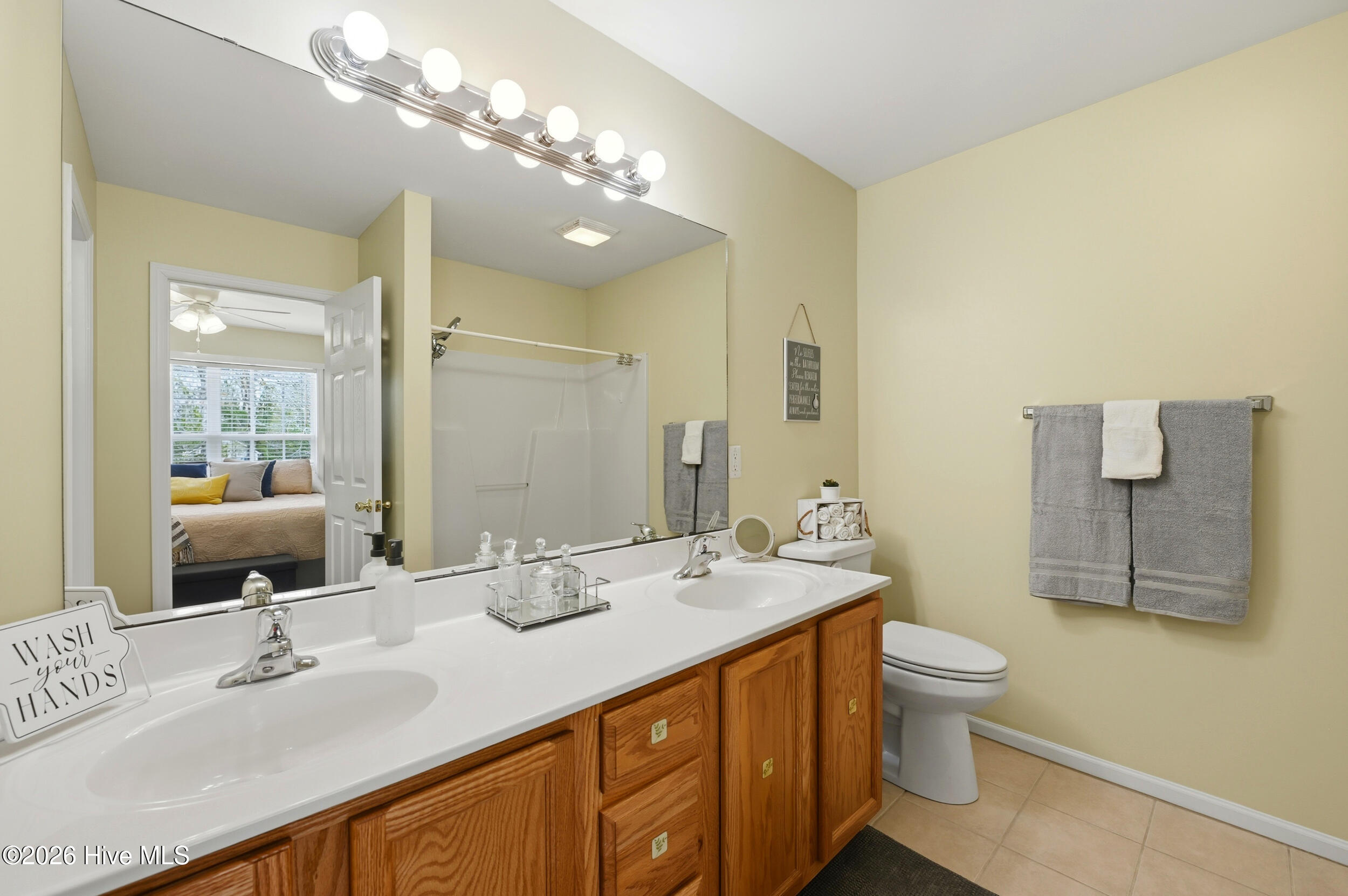 100562256 | Photo 21