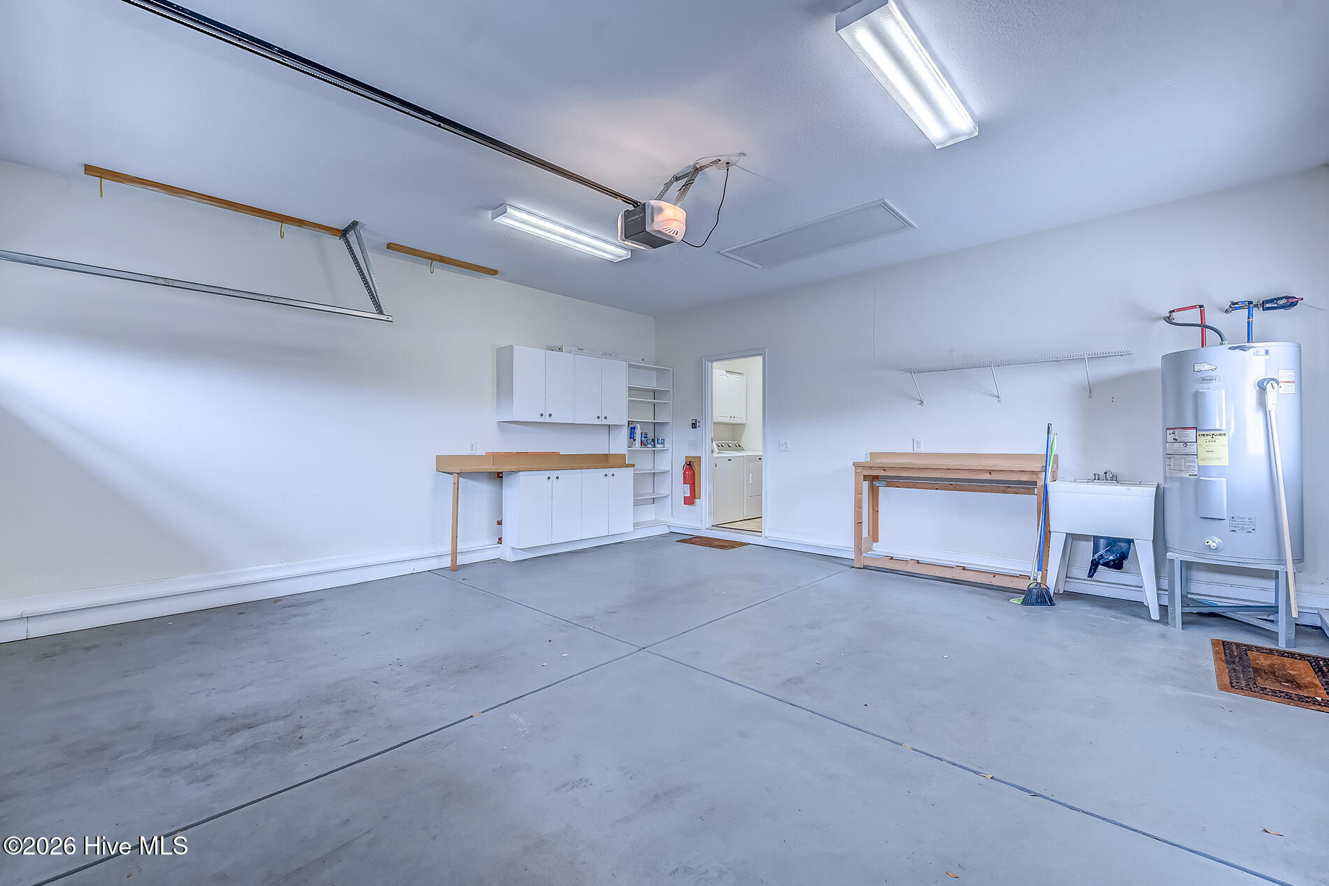 100563613 | Photo 36