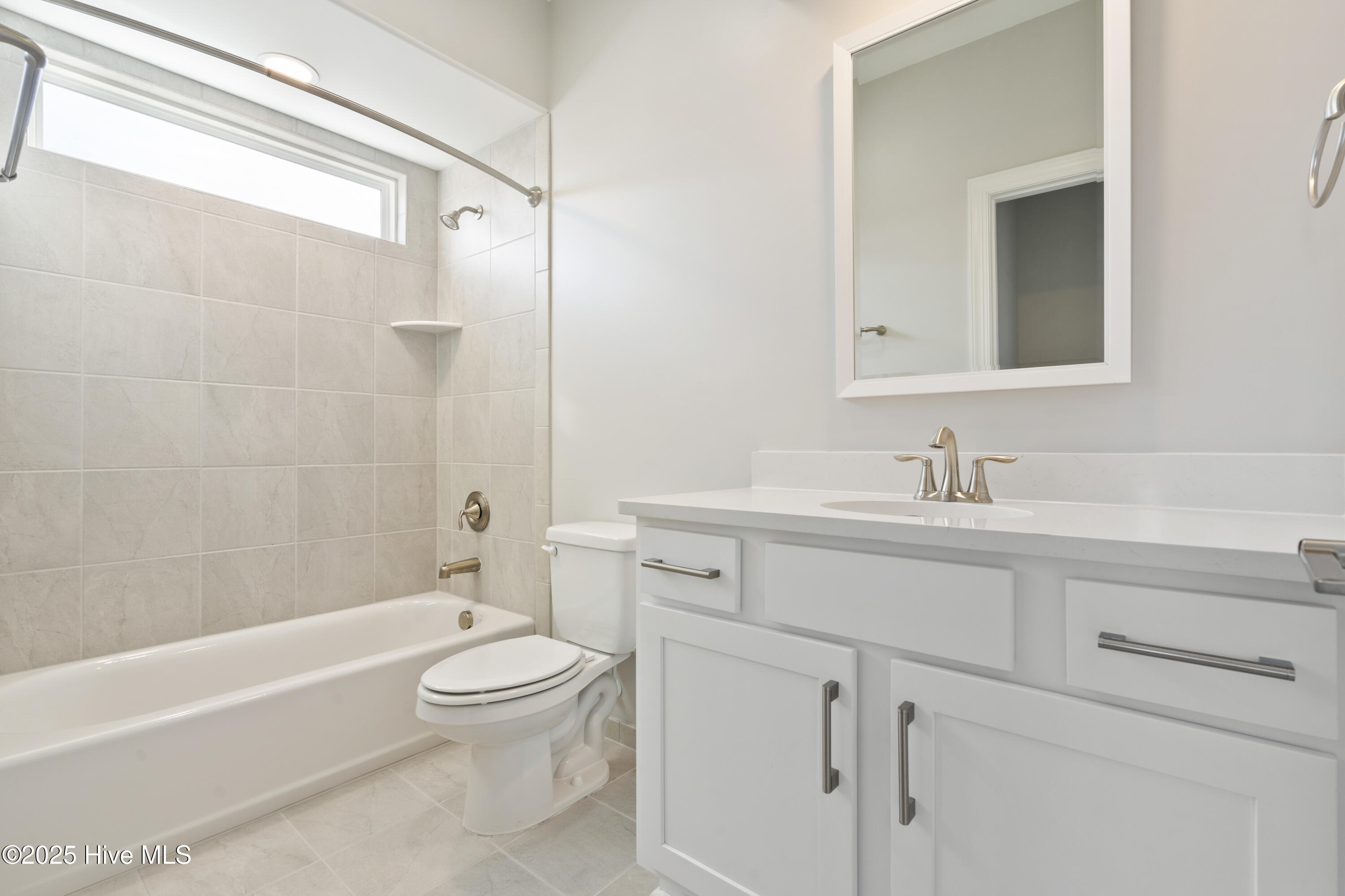 100526979 | Photo 16