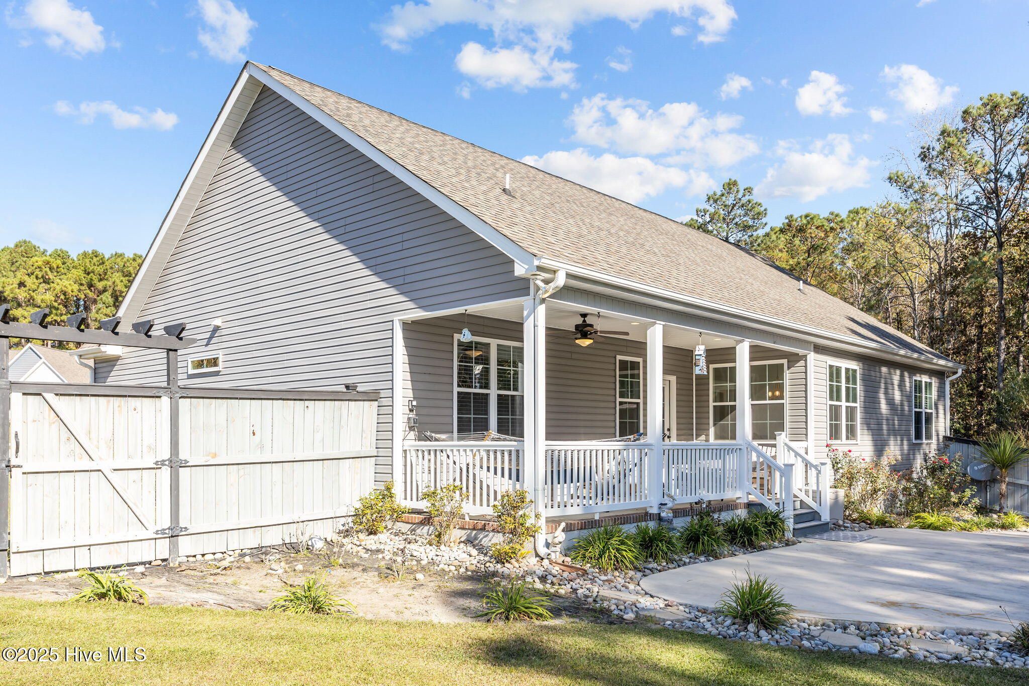 100541215 | Photo 43