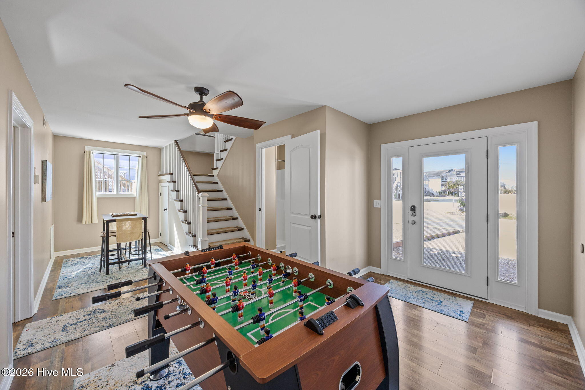 100559342 | Photo 36