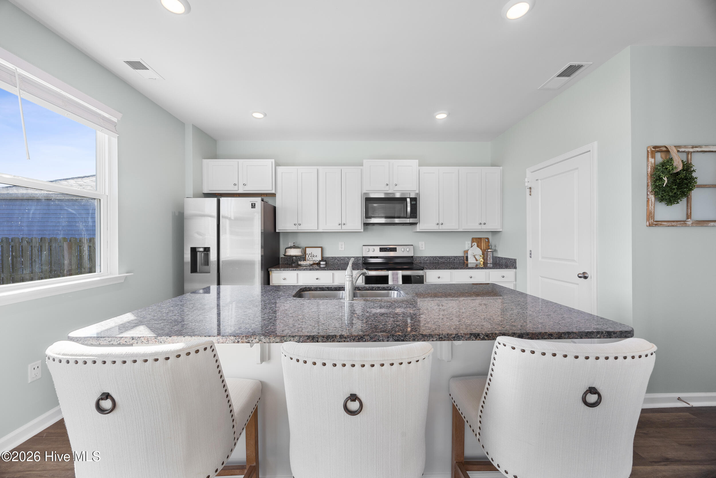 100561836 | Photo 18