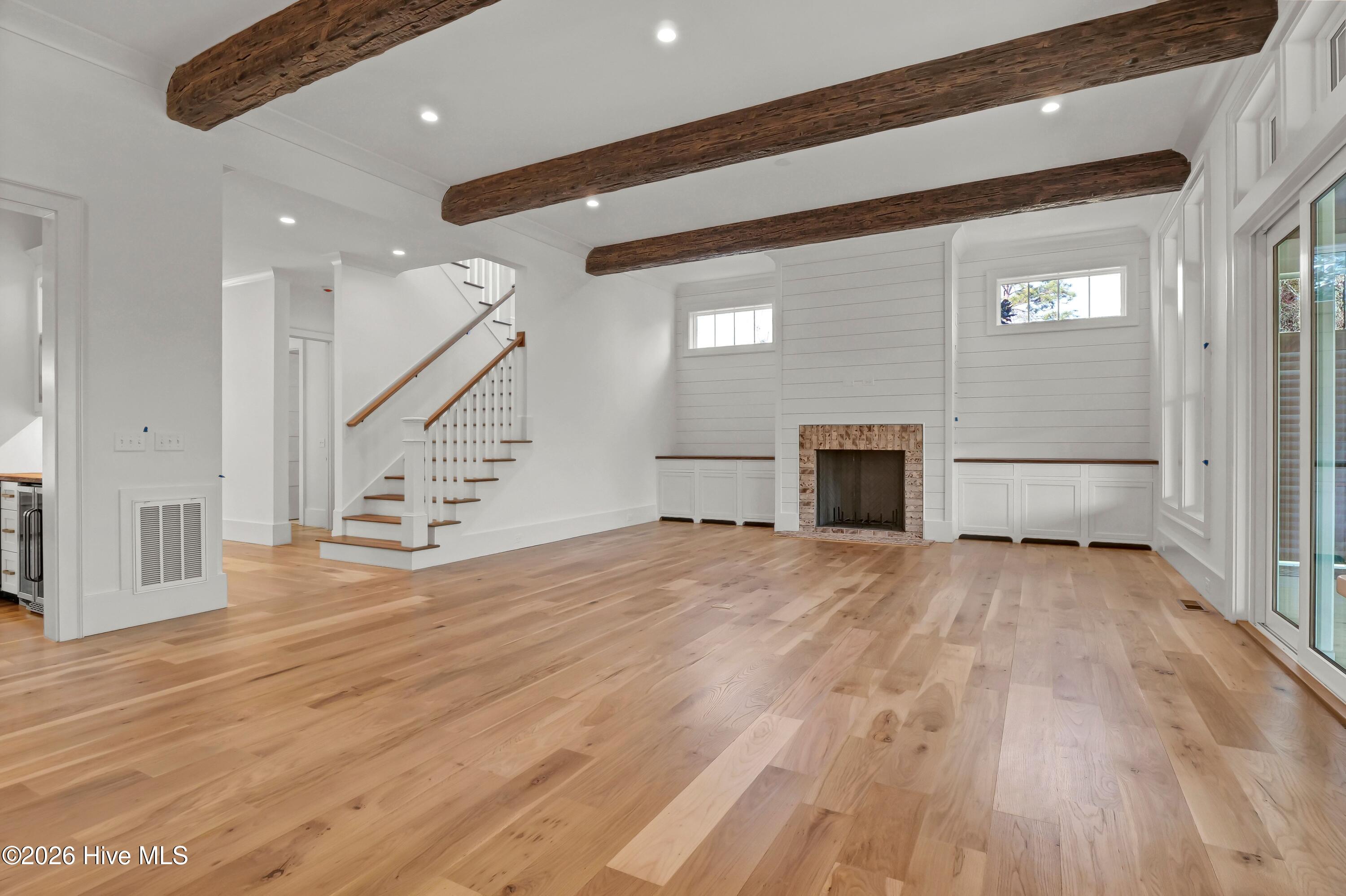 100553648 | Photo 13