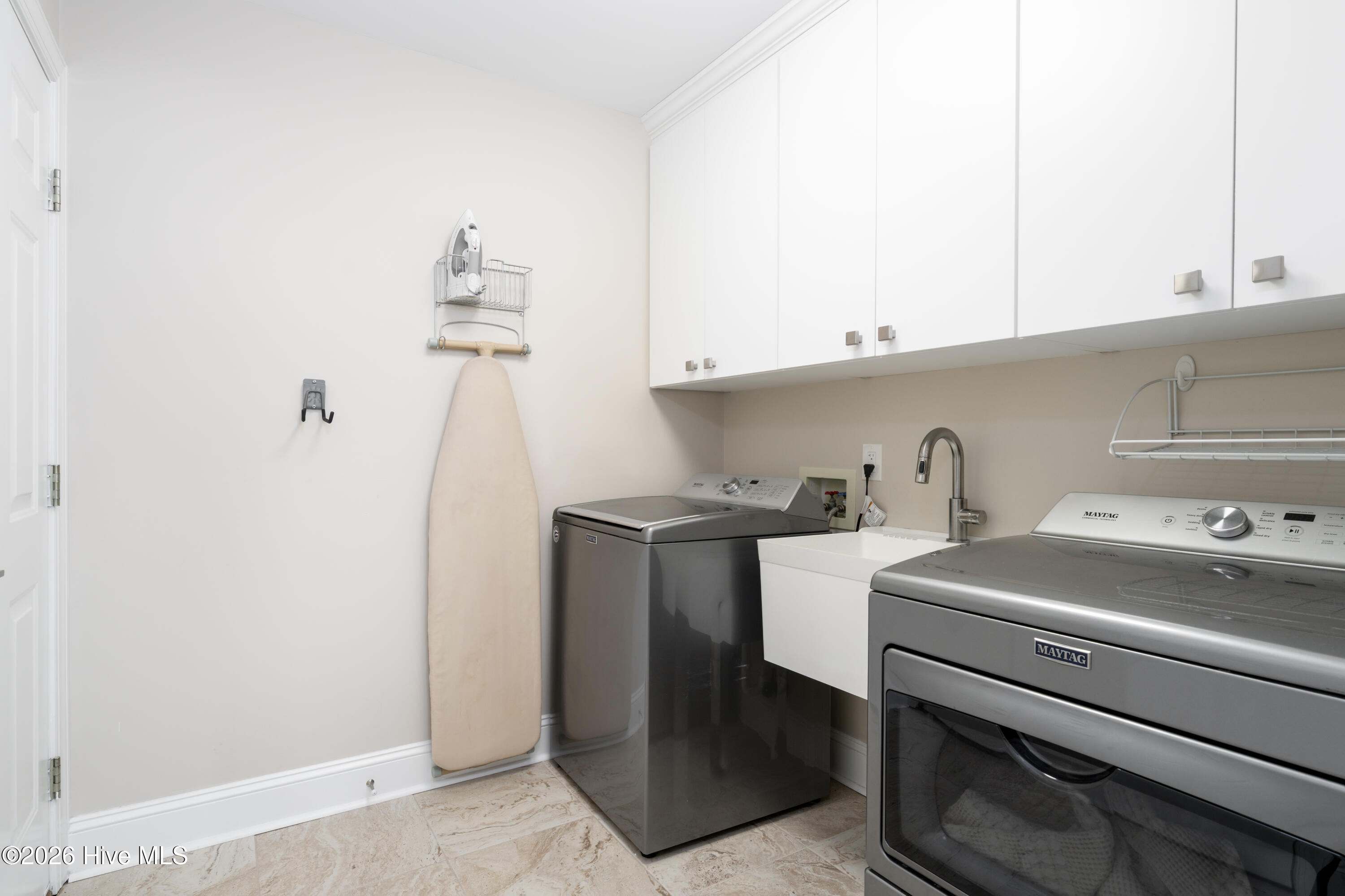 100553982 | Photo 55