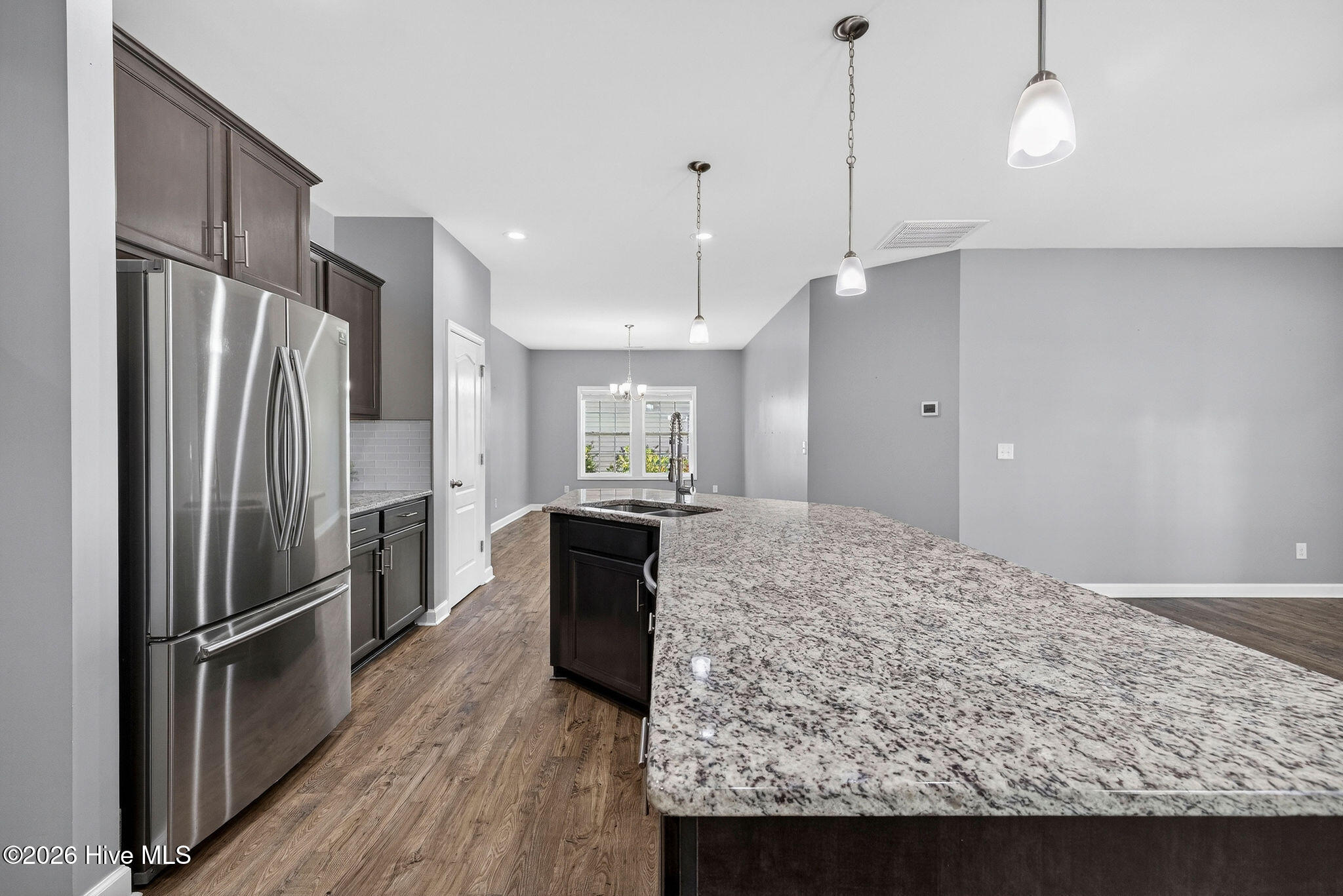 100564802 | Photo 14