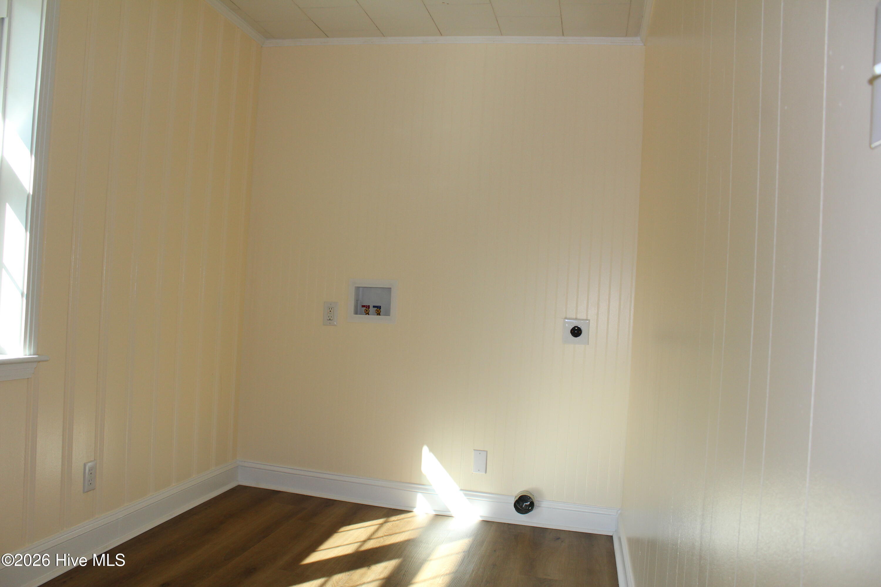 100567630 | Photo 24