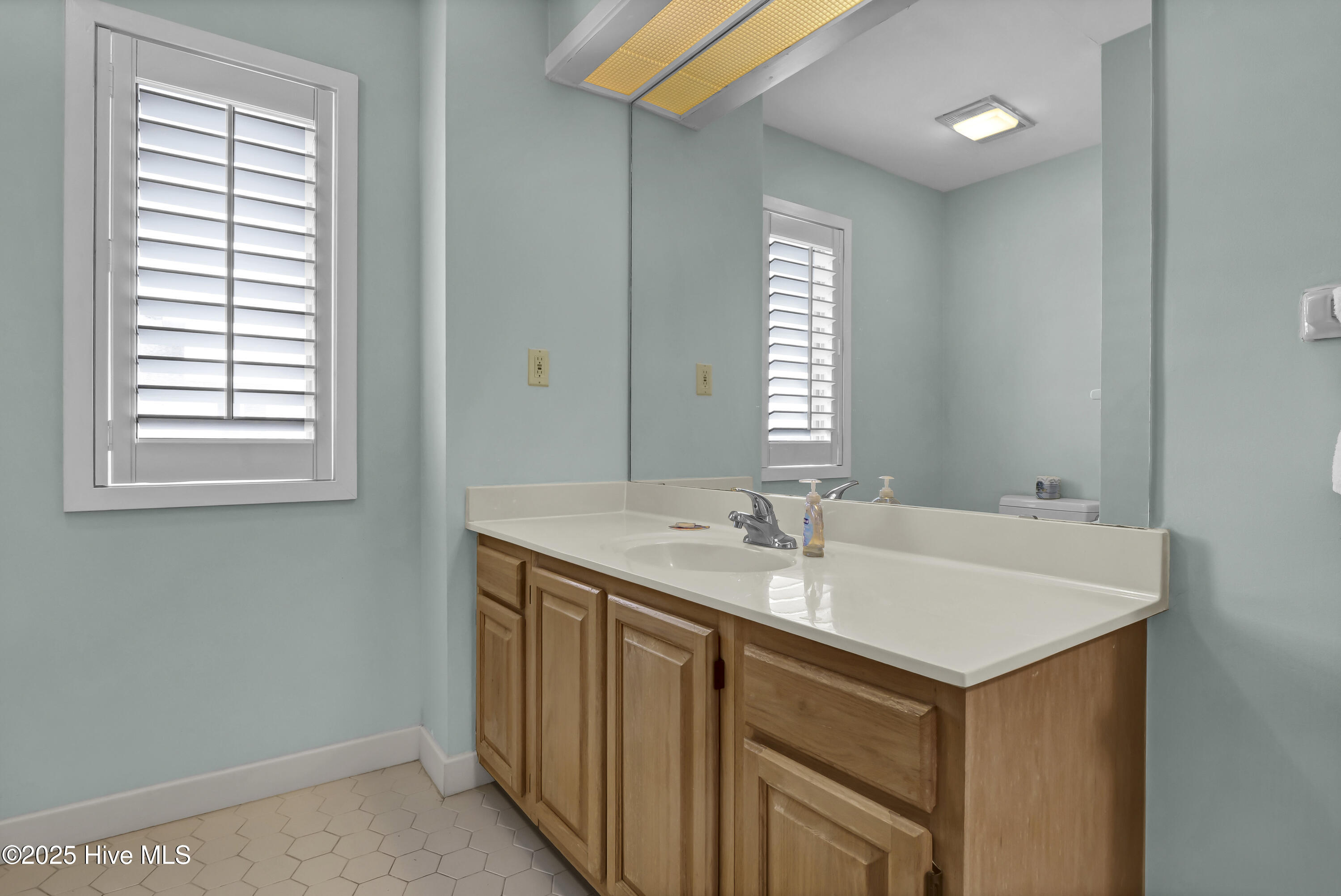 100535604 | Photo 30