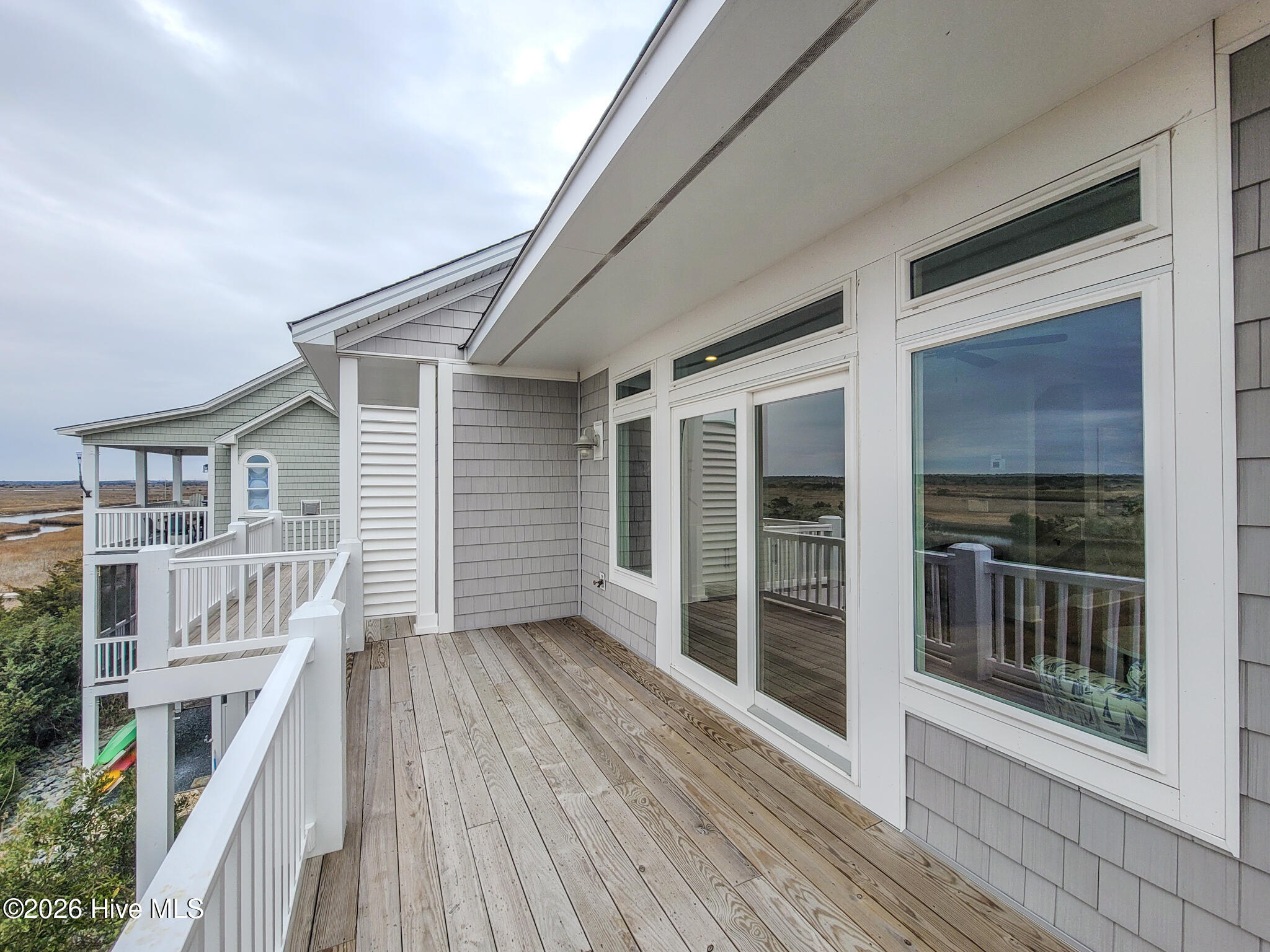 100553641 | Photo 40