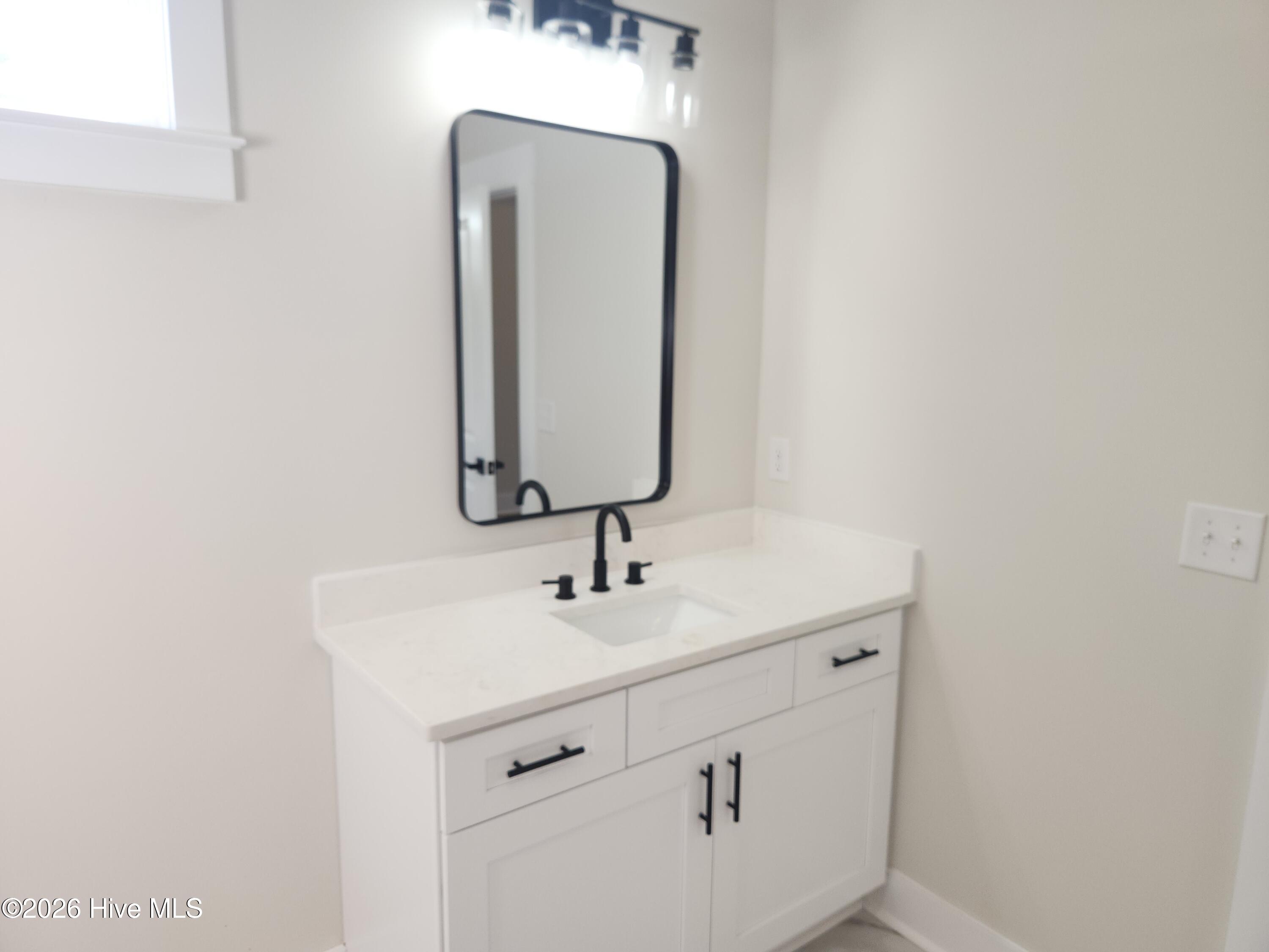 100559285 | Photo 32