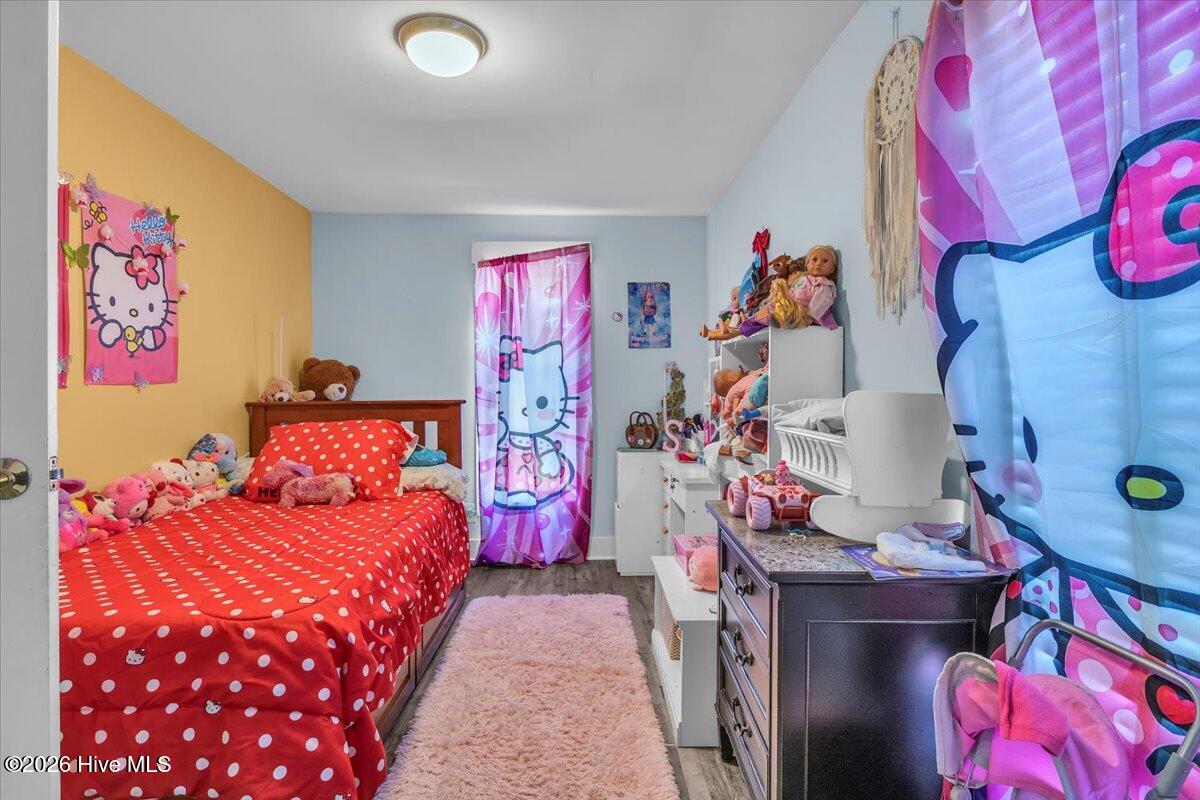 100548793 | Photo 32