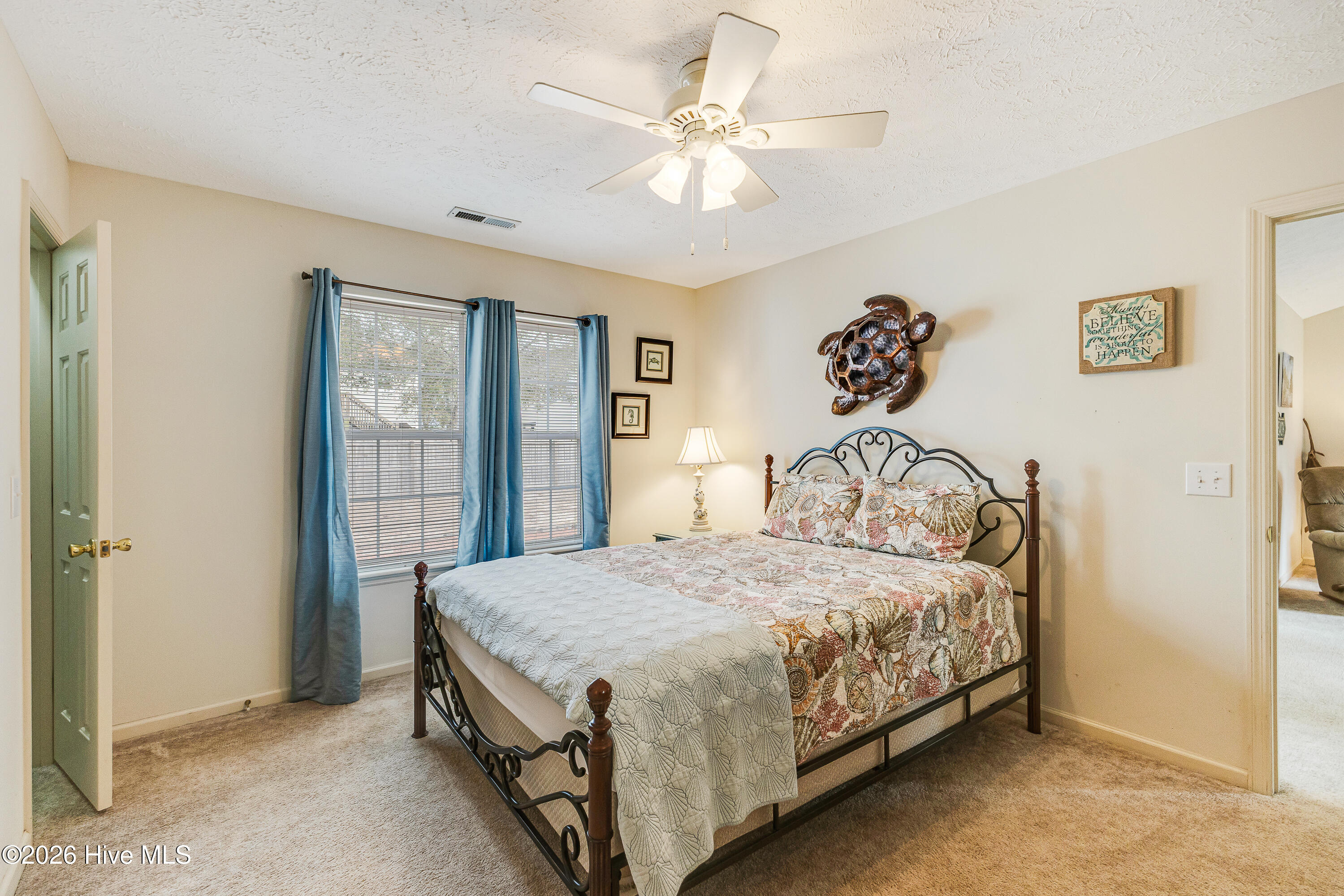 100558726 | Photo 18