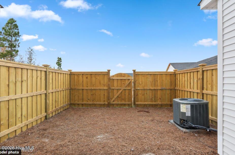 100570072 | Photo 26