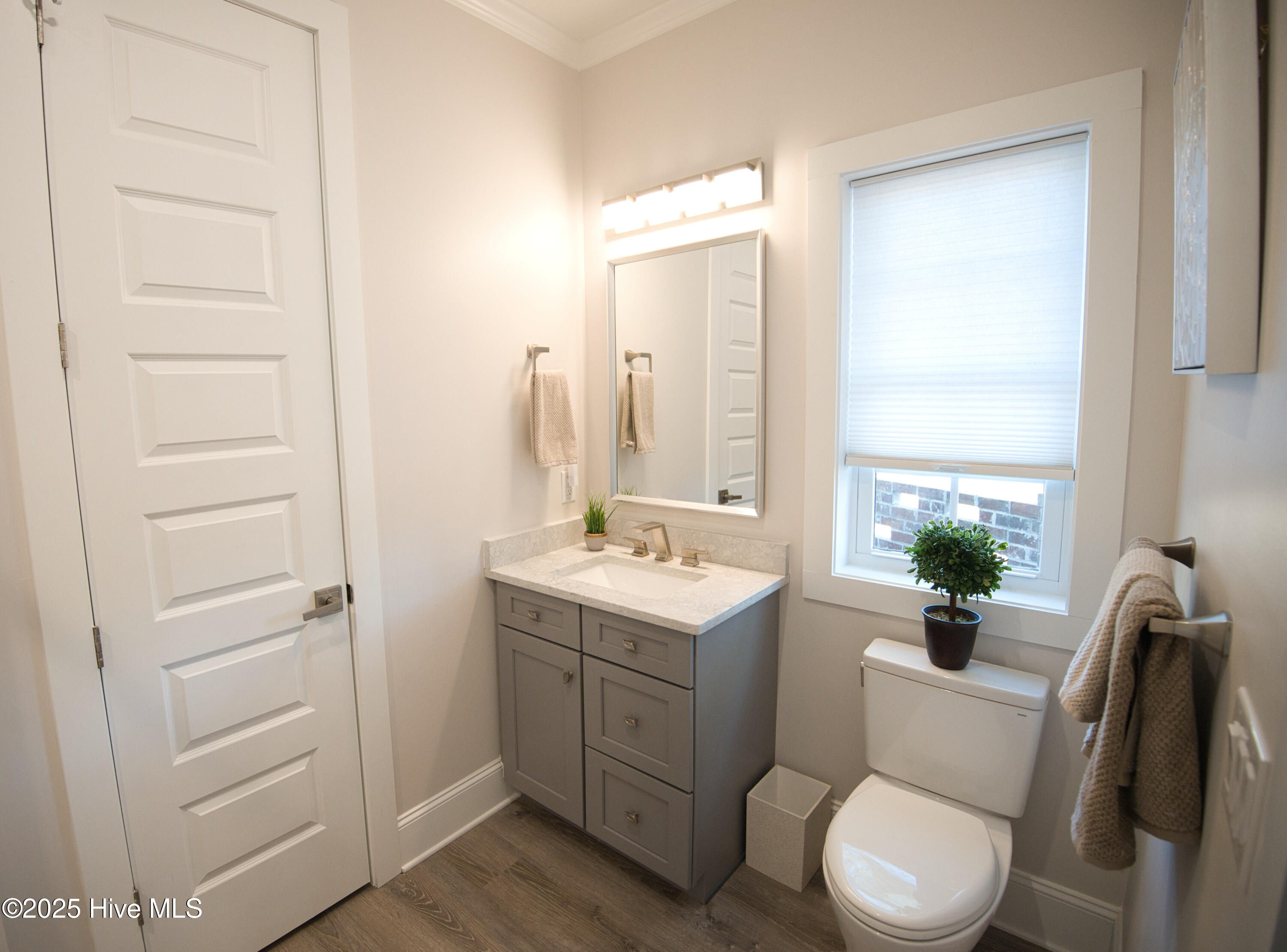 100546521 | Photo 59