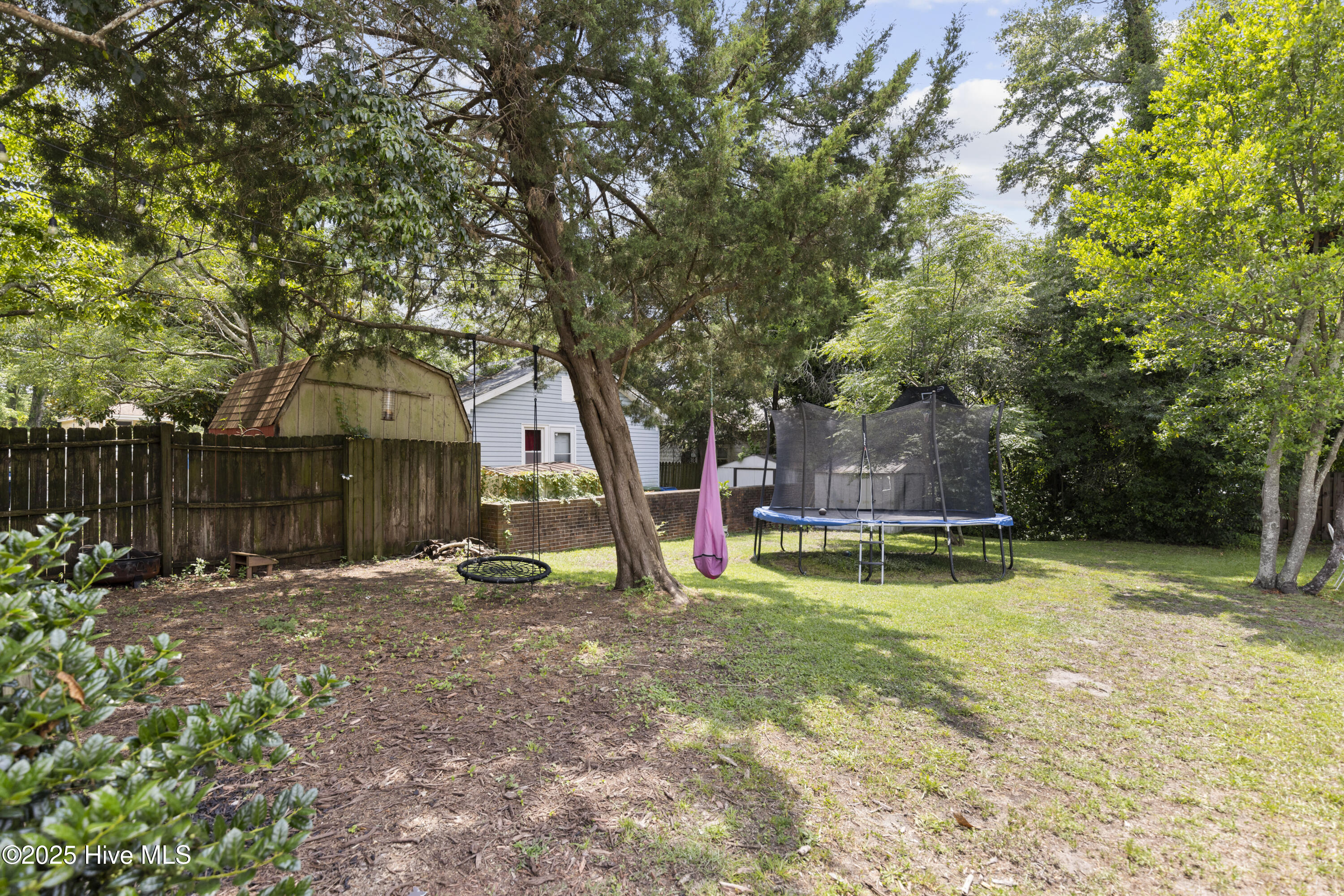 100516838 | Photo 45