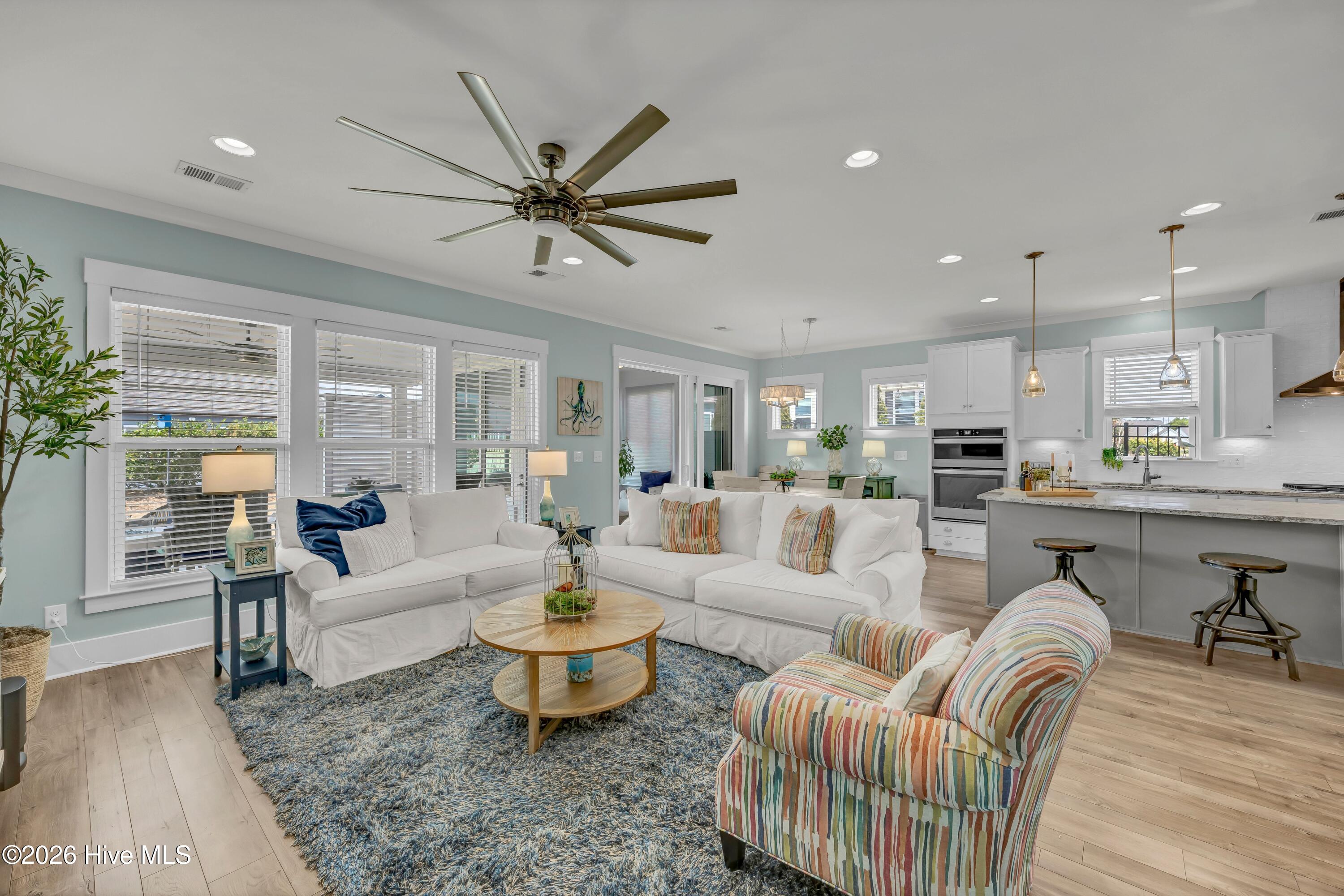 100558560 | Photo 10