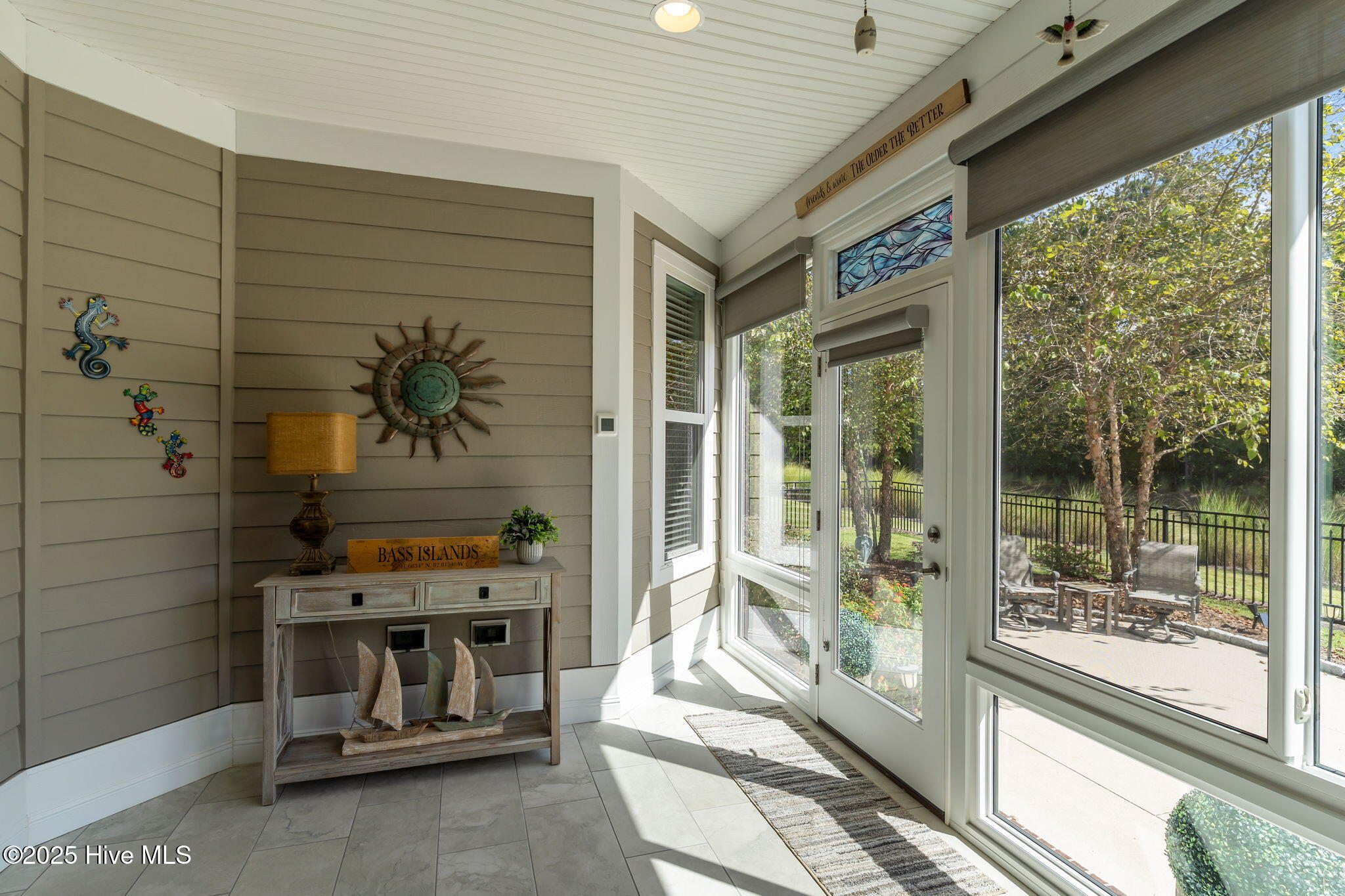 100552271 | Photo 35