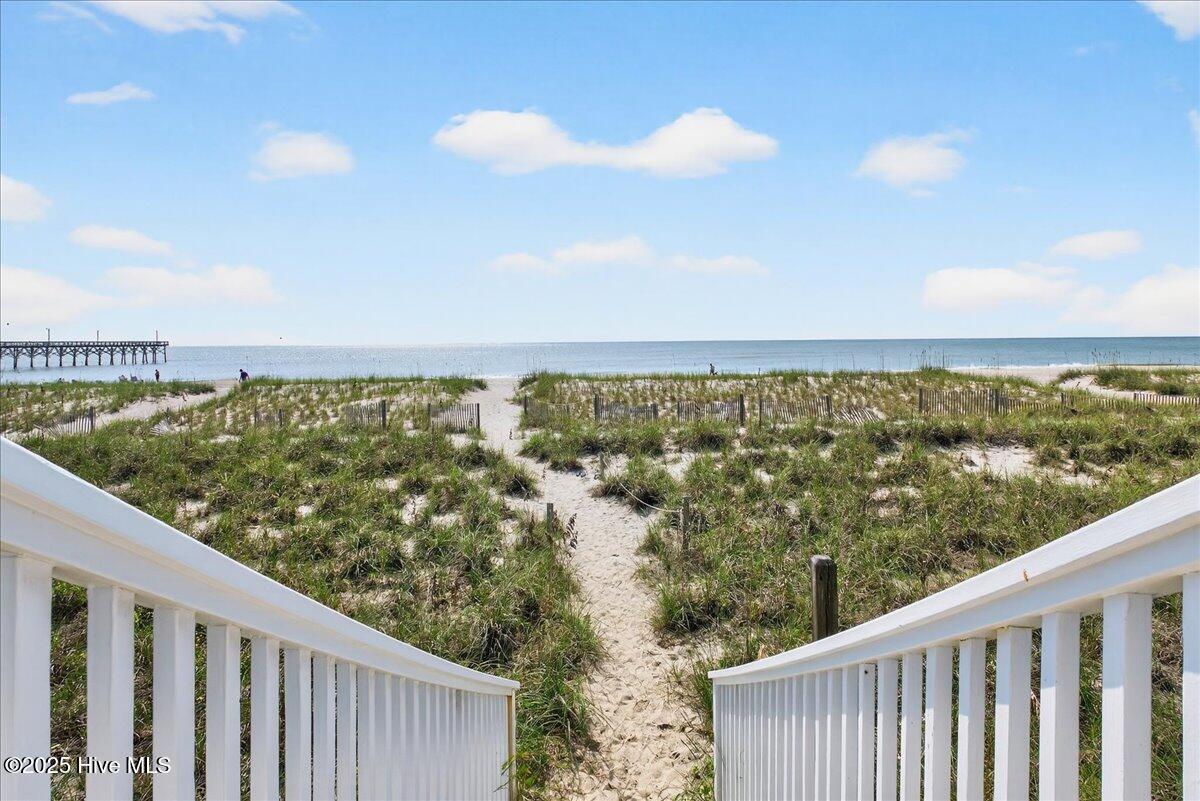 100534230 | Photo 76