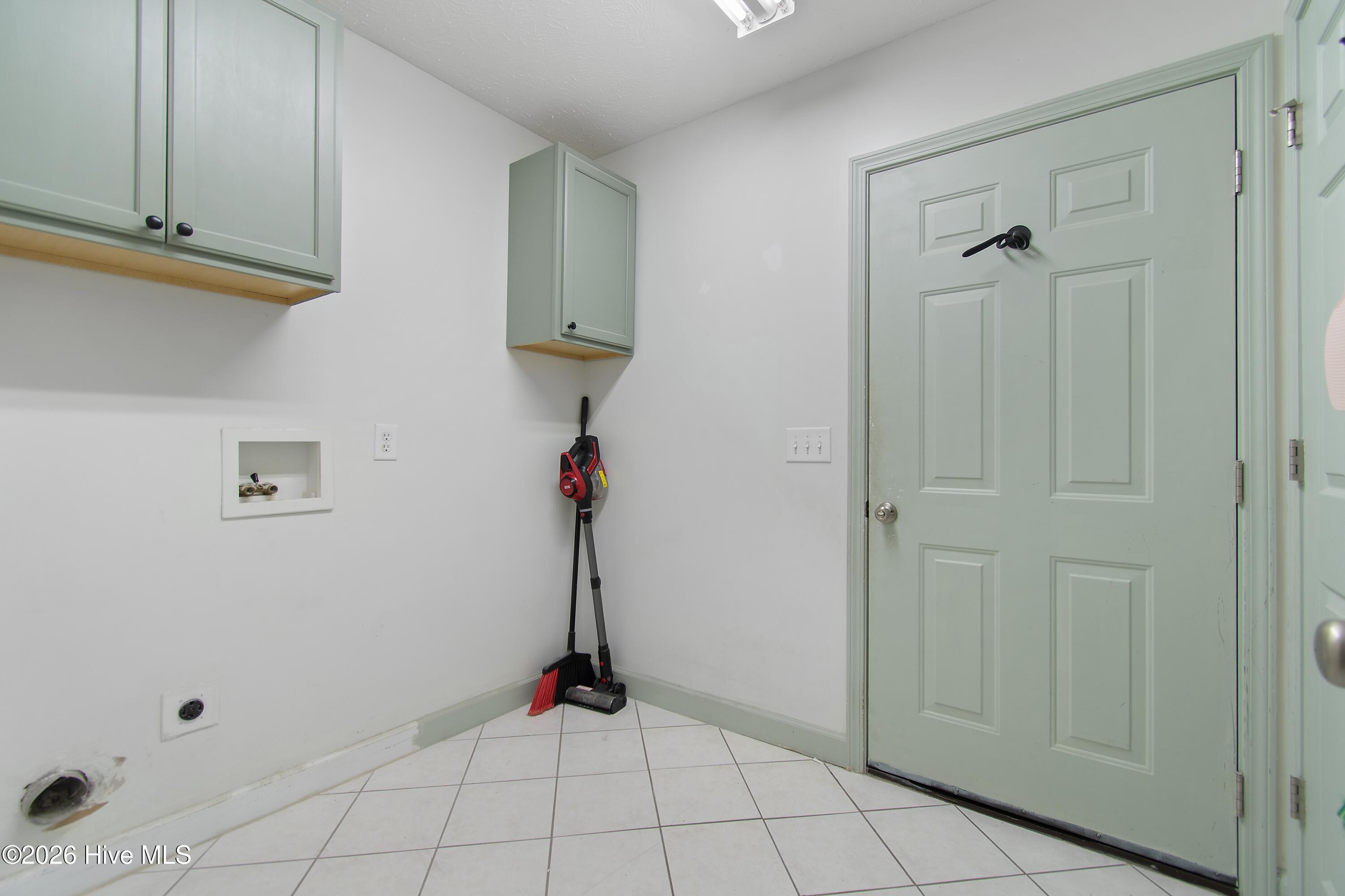 100570075 | Photo 36