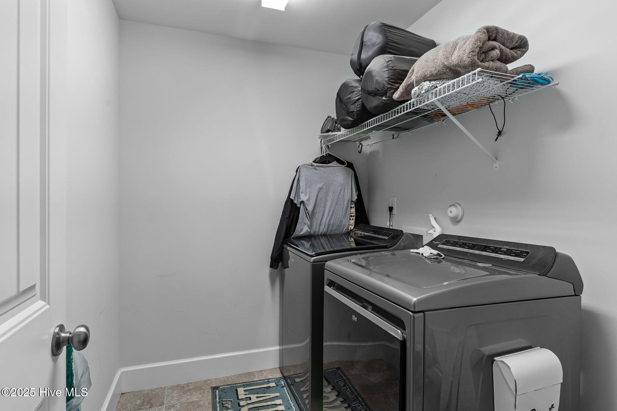 100528839 | Photo 44