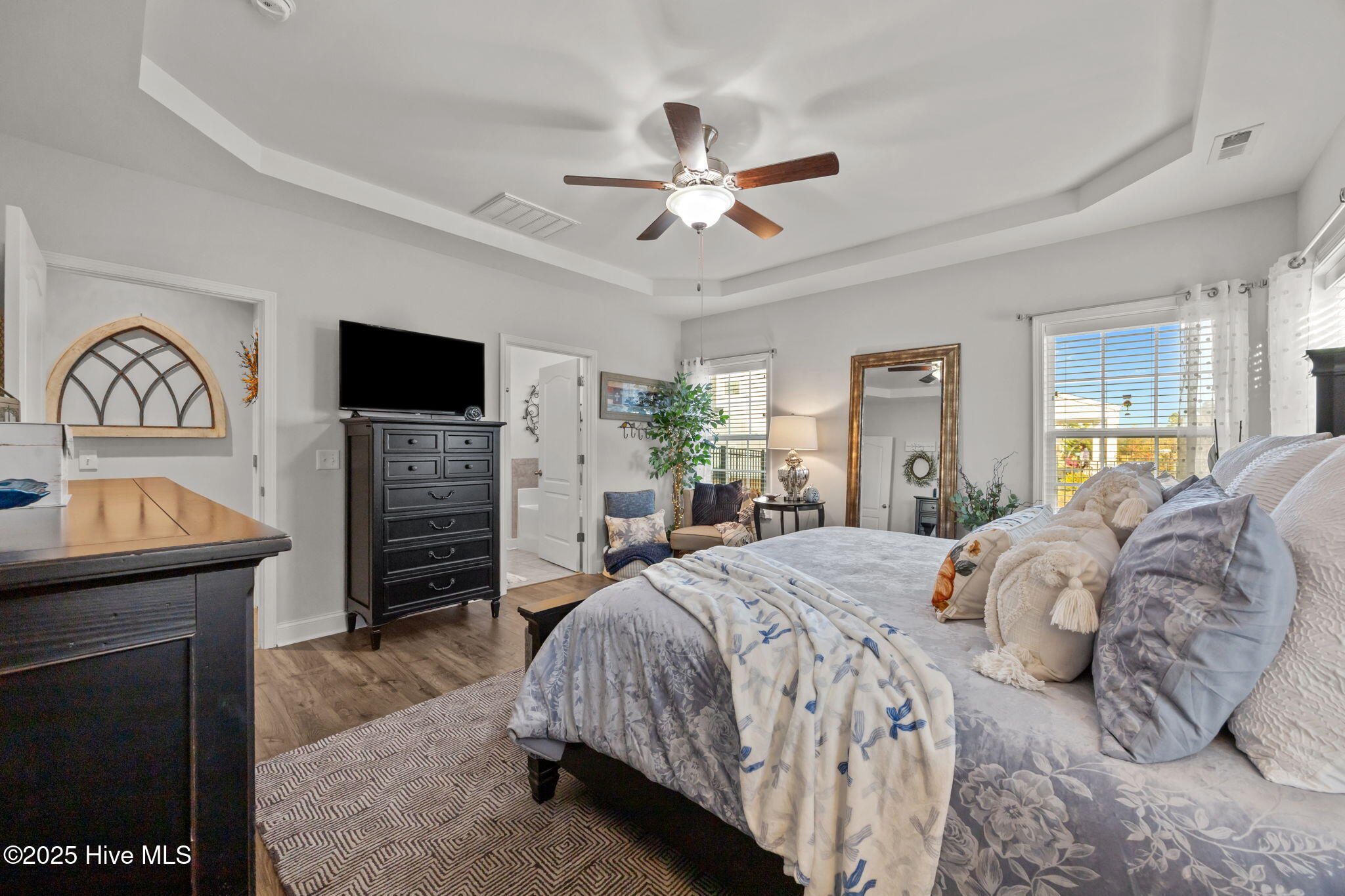 100544271 | Photo 40