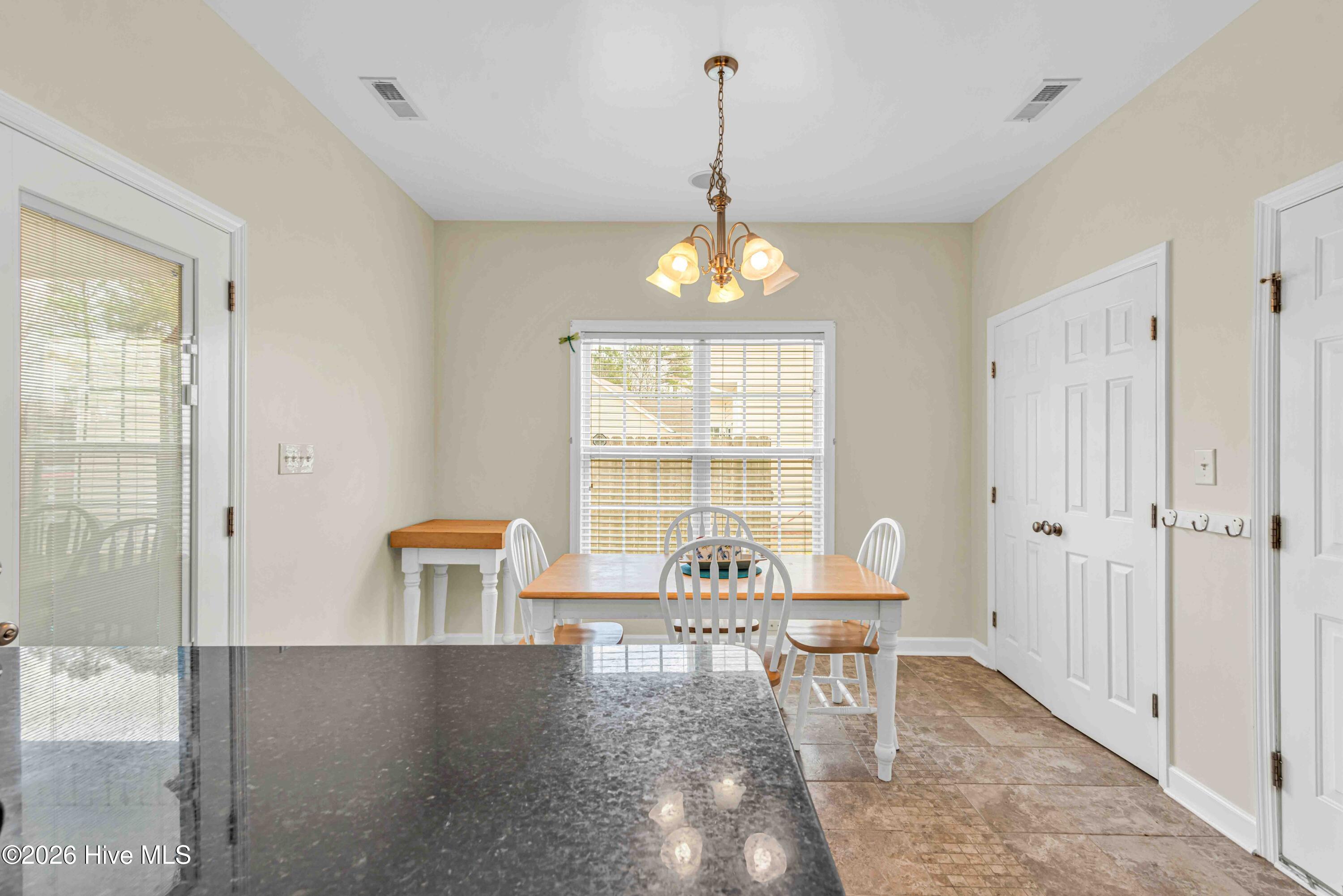 100557522 | Photo 17