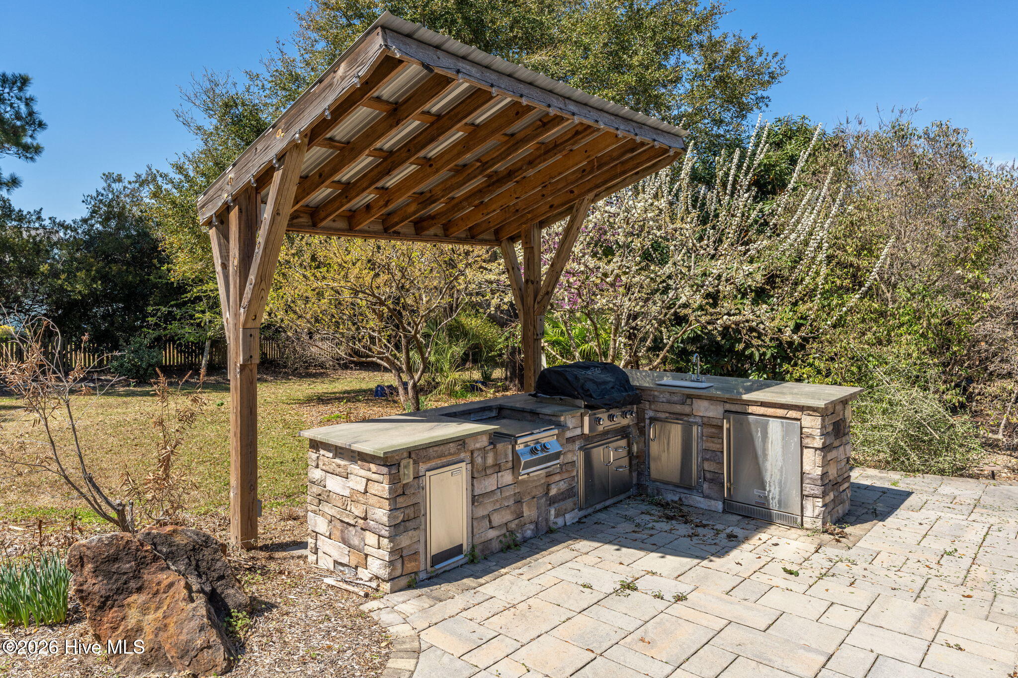 100552056 | Photo 56