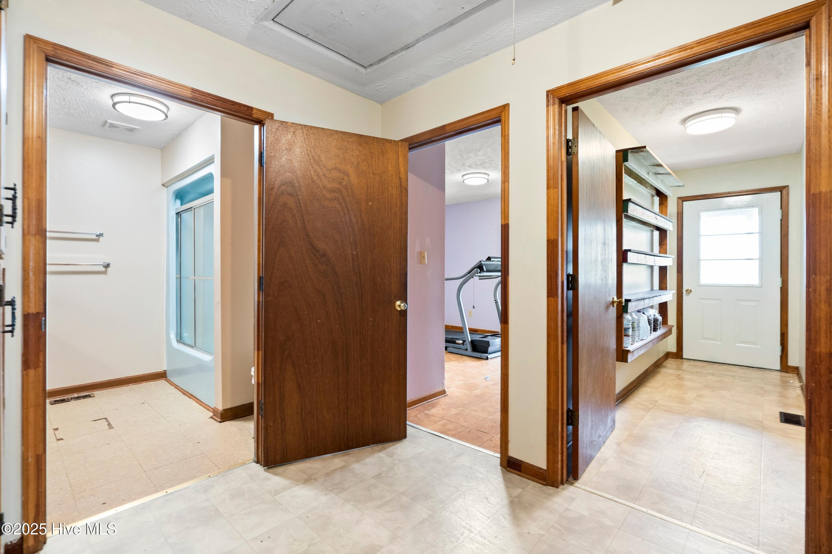 100528084 | Photo 27