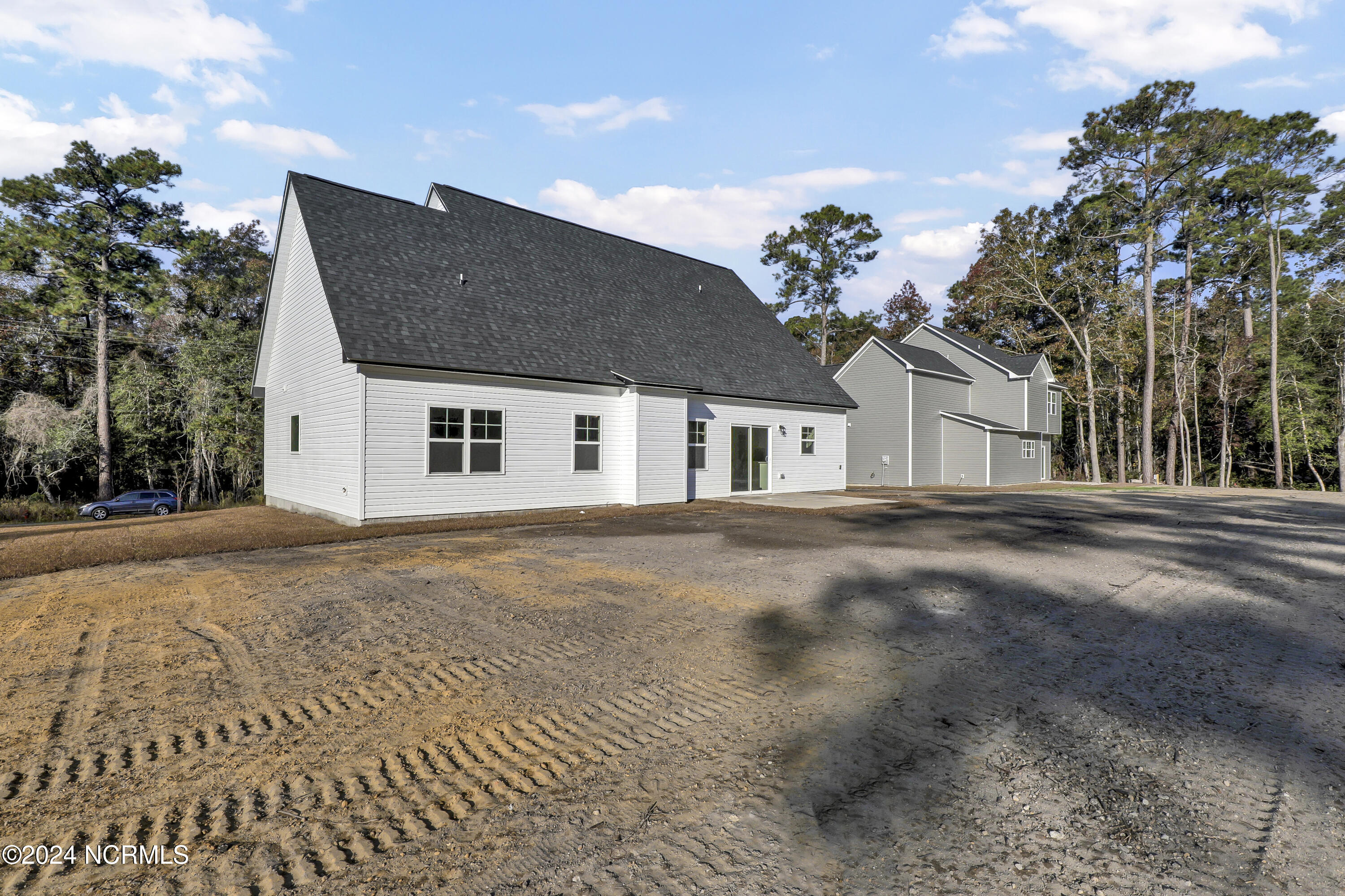 100446985 | Photo 34